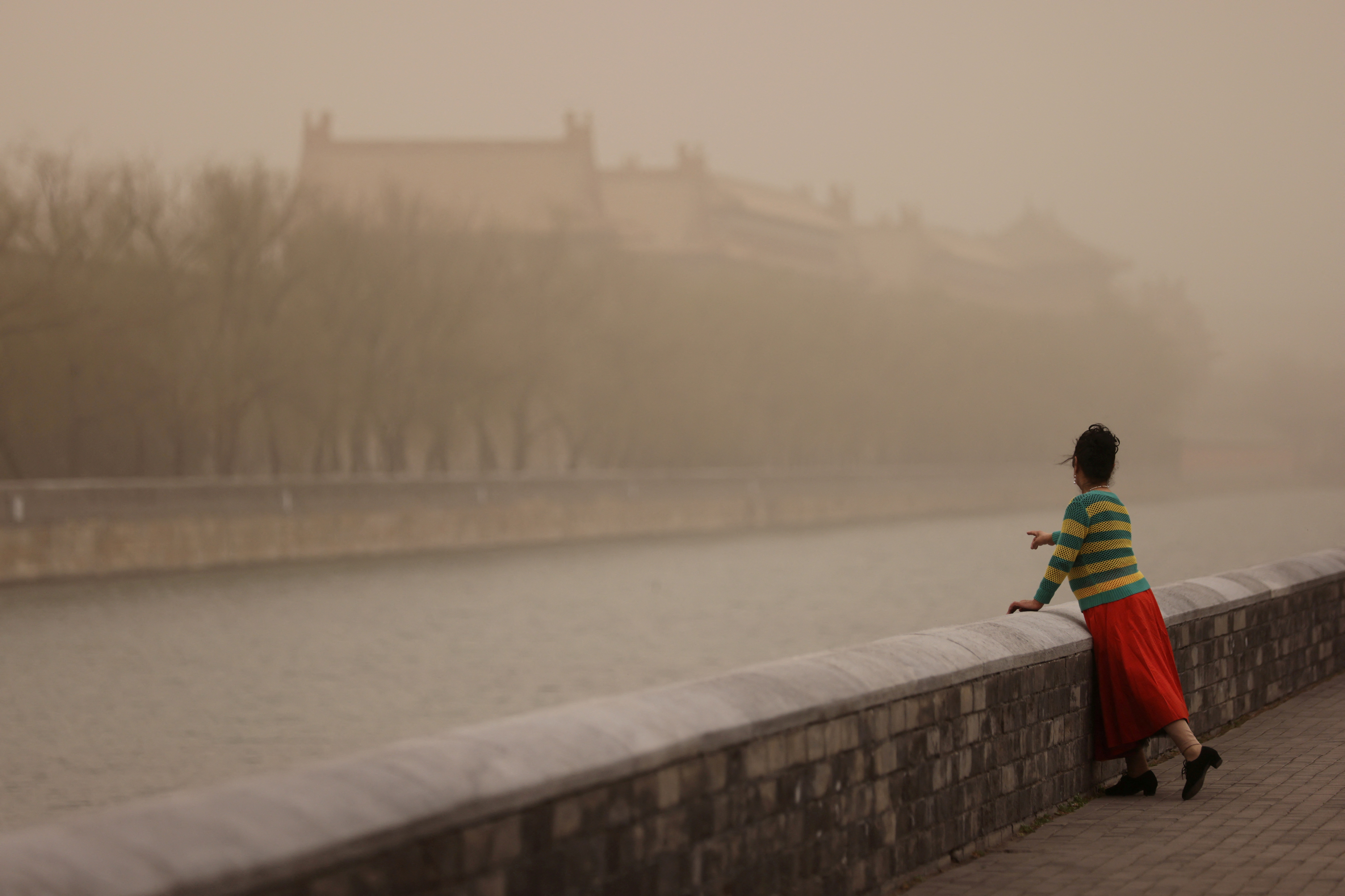 FILE PHOTO: China's industrial recovery and warm weather drive Q1 smog surge - ministry