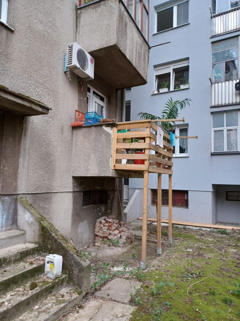 1681560532-1681458345-62523309-balkon-u-zagrebu-768x1024.jpg