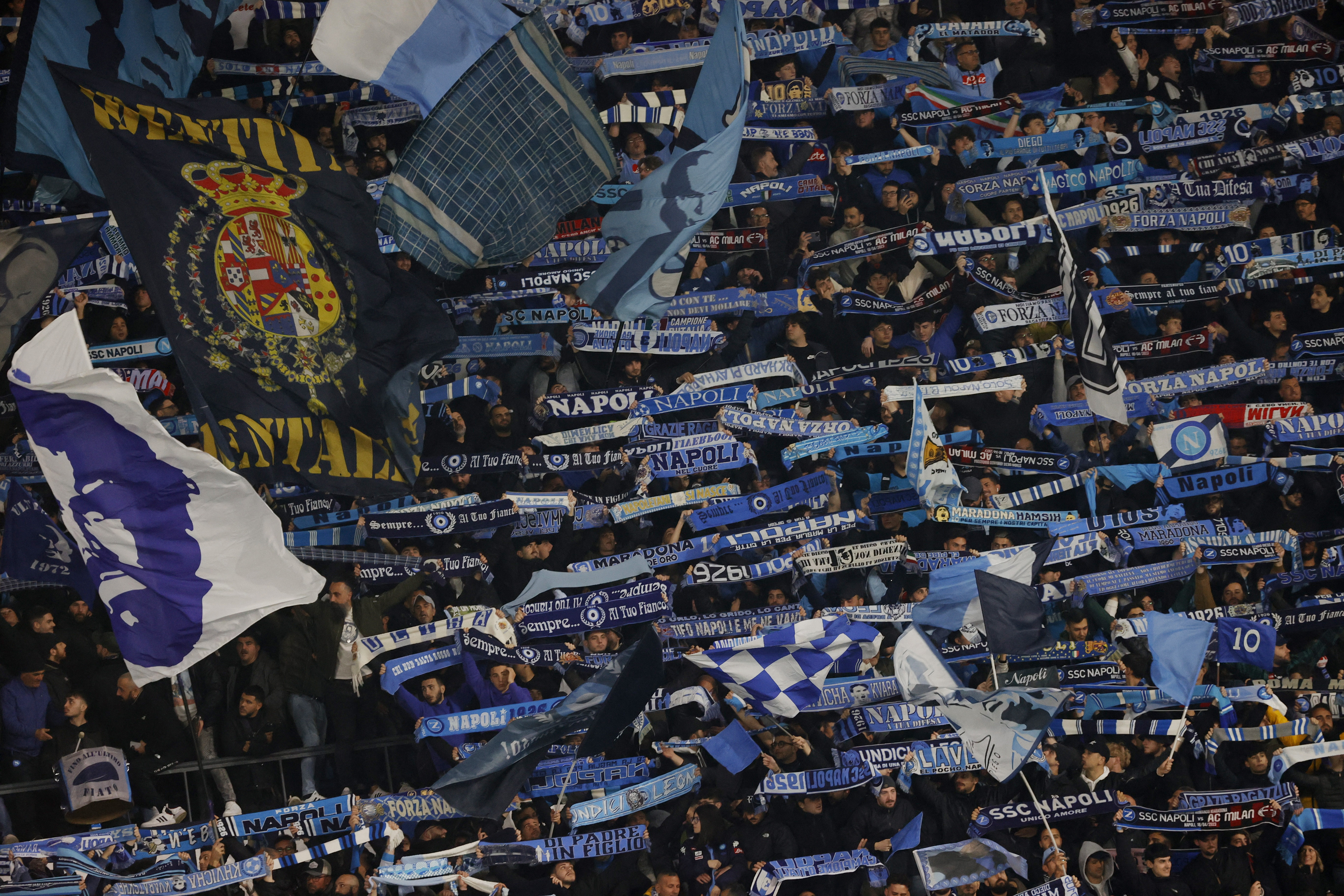 REUTERS/Ciro De Luca