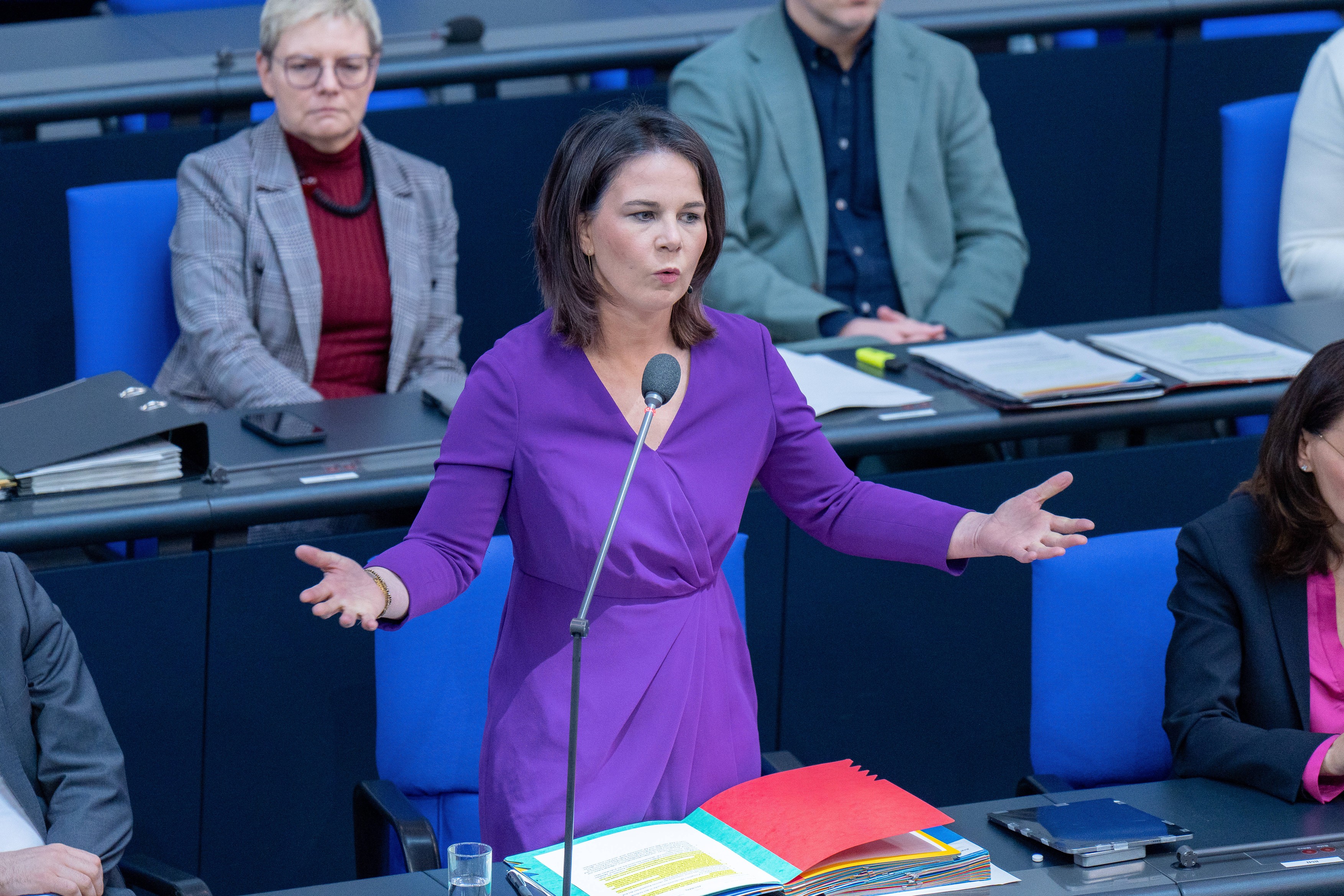 Befragung der Bundesregierung, Bundestag, BundesauĂźenministerin Annalena Baerbock (BĂĽndnis 90/Die GrĂĽnen) Befragung der