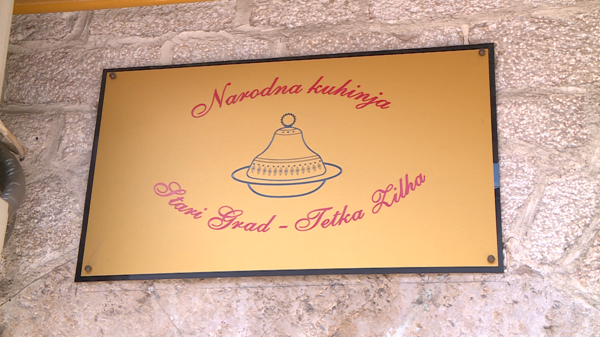 SA-.00_00_29_12.Still001