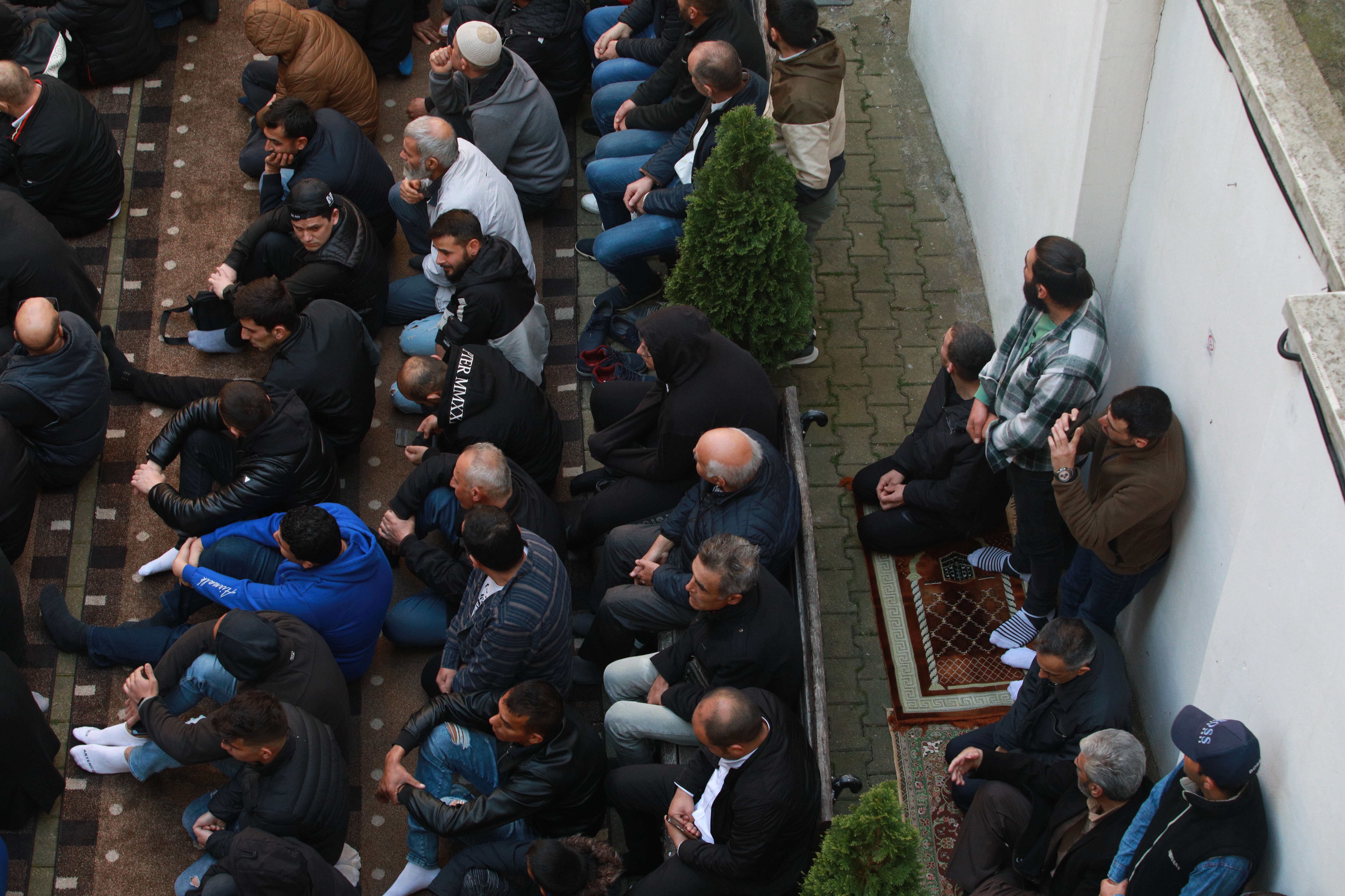 Beograd: Veliki broj vernika klanjao bajram-namaz