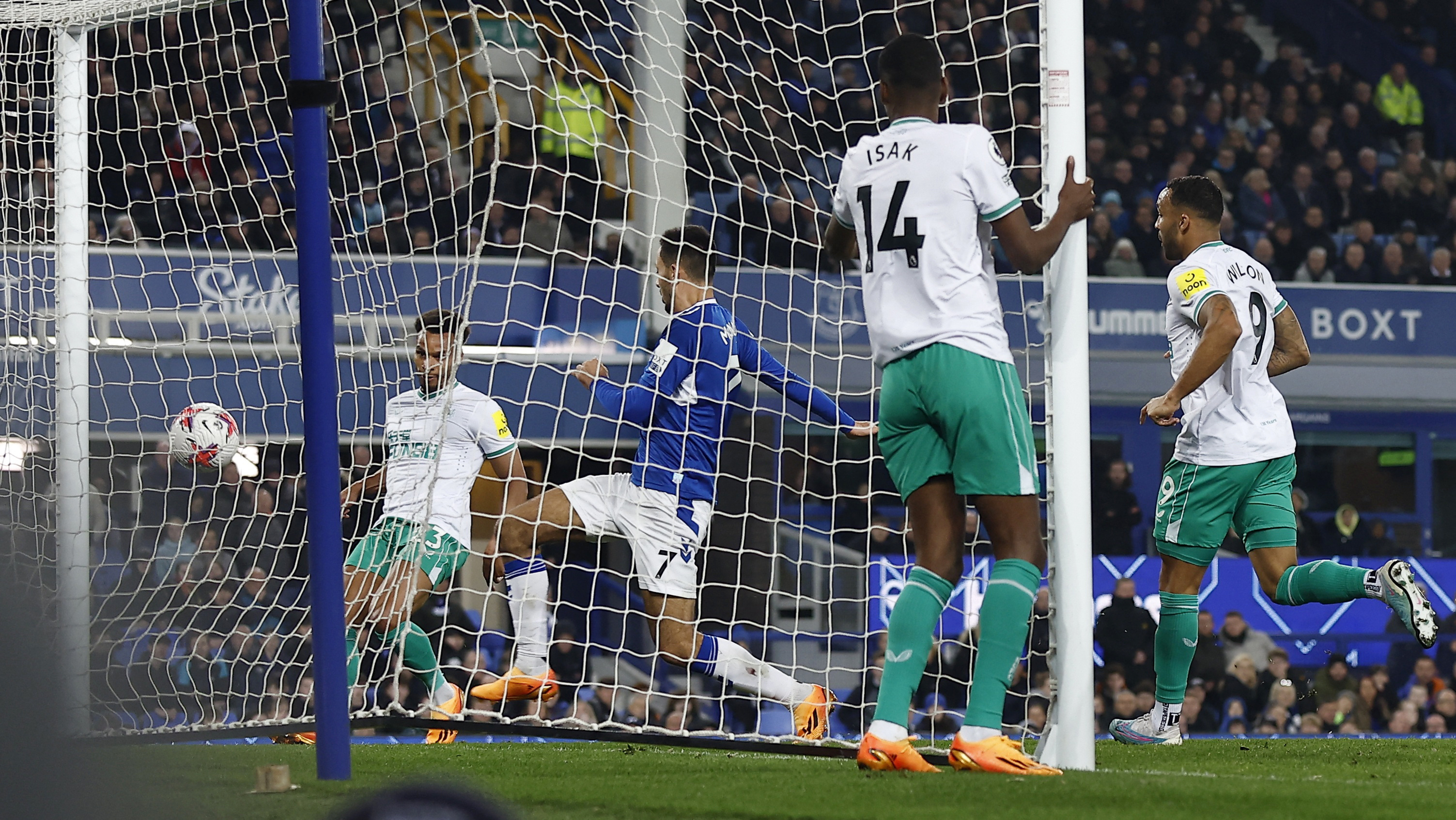 Premier League - Everton v Newcastle United