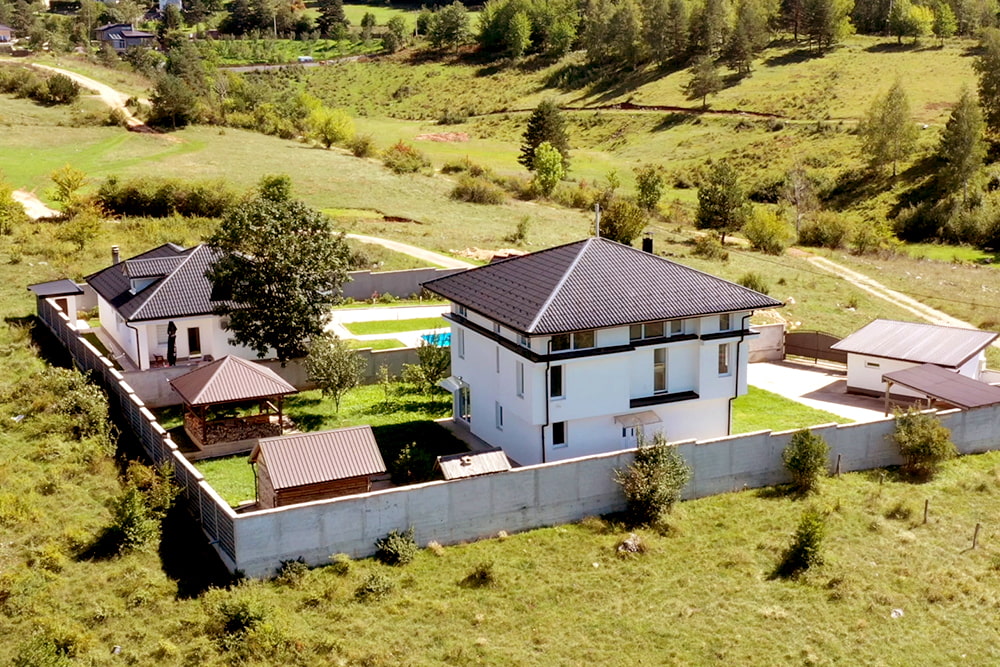 Kuca_i_zemlja_na_Baricama