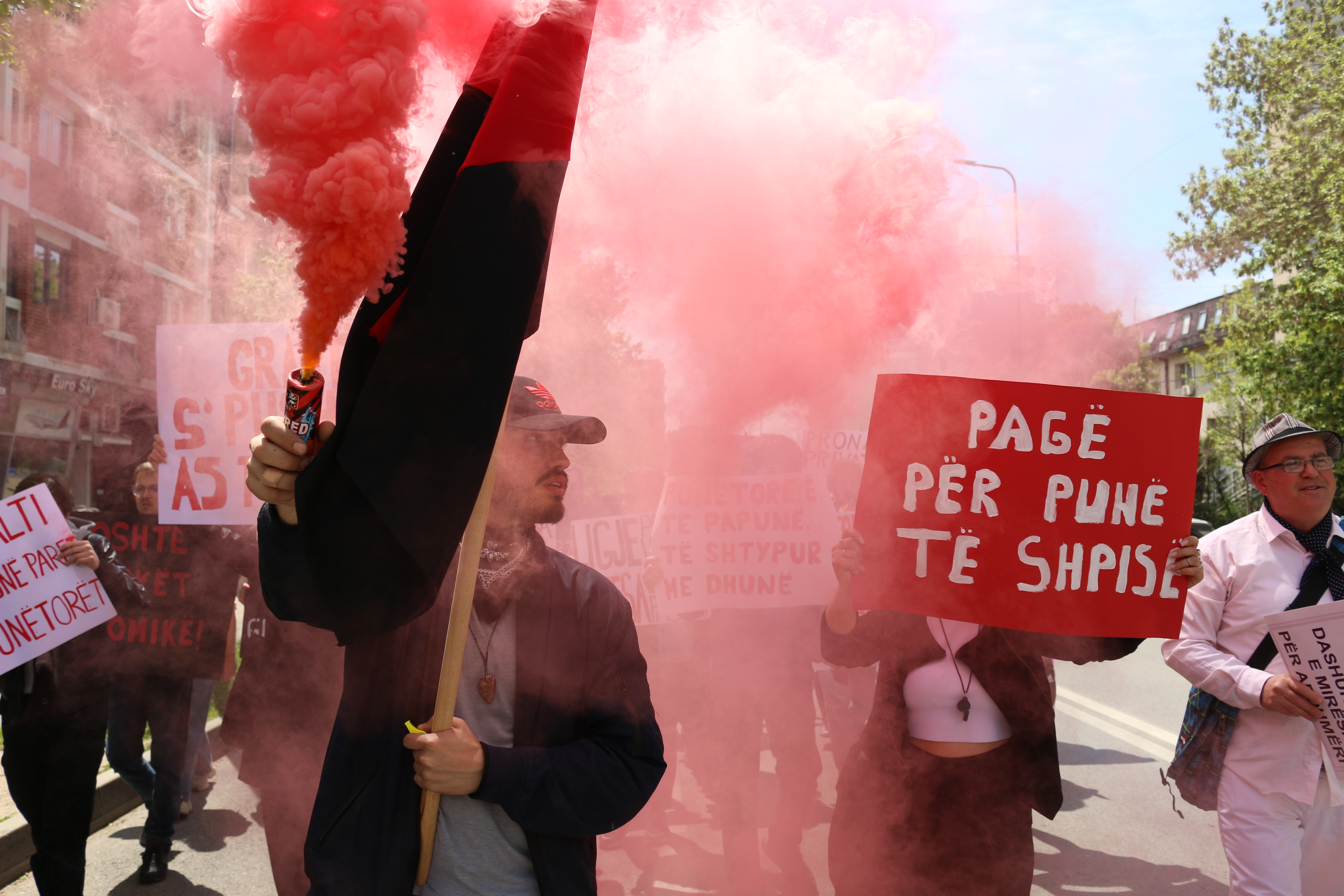 Priština: Povodom 1. maja održan protestni marš “Za slobodno i ravnopravno društvo”