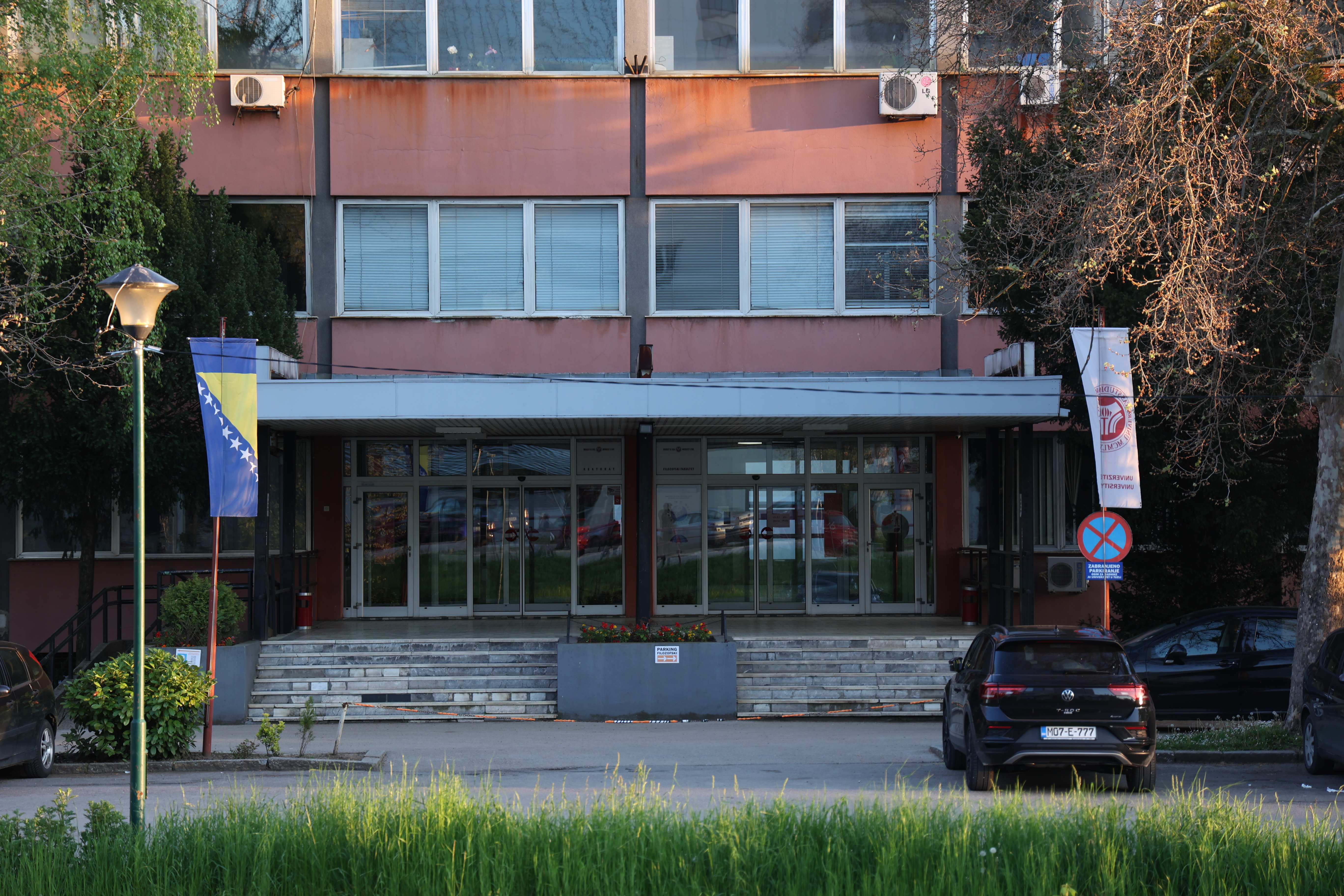 Rektorat u Tuzli - Filozofski fakultet Tuzla - UNTZ