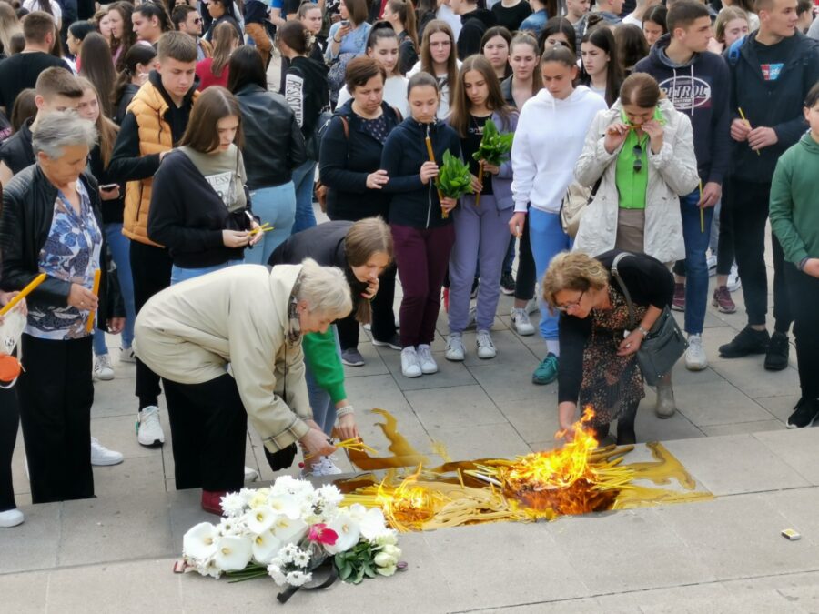 1683281874-IMG-1ba2c5b56e8b94fe3d55bad4db5acb21-V-900x675