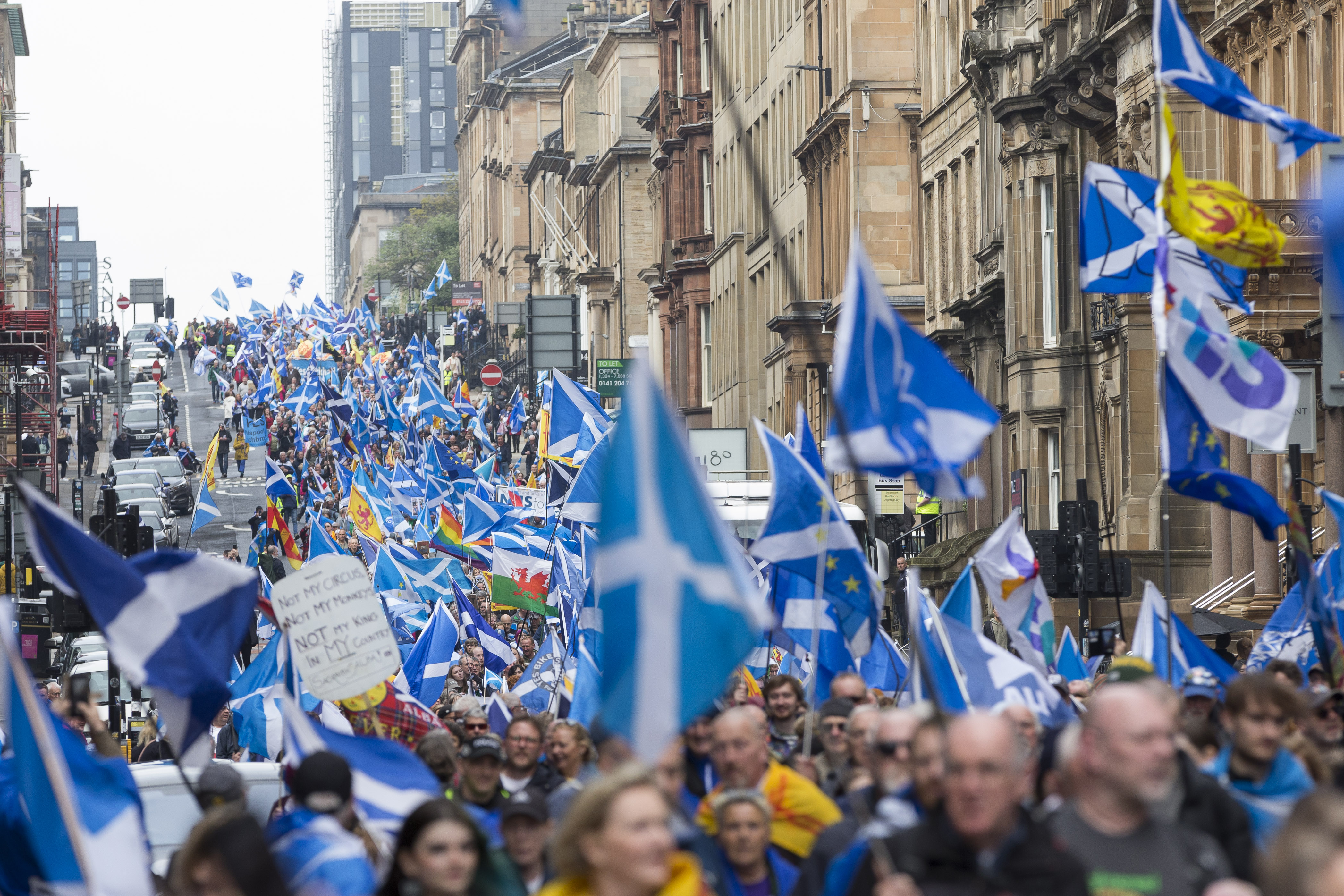 U Glasgowu protest za nezavisnost Škotske tokom krunisanja kralja Charlesa III