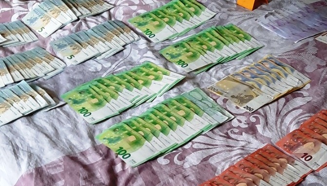 IMG-076907e0fb038b7b43ea7dabecc07e4f-V