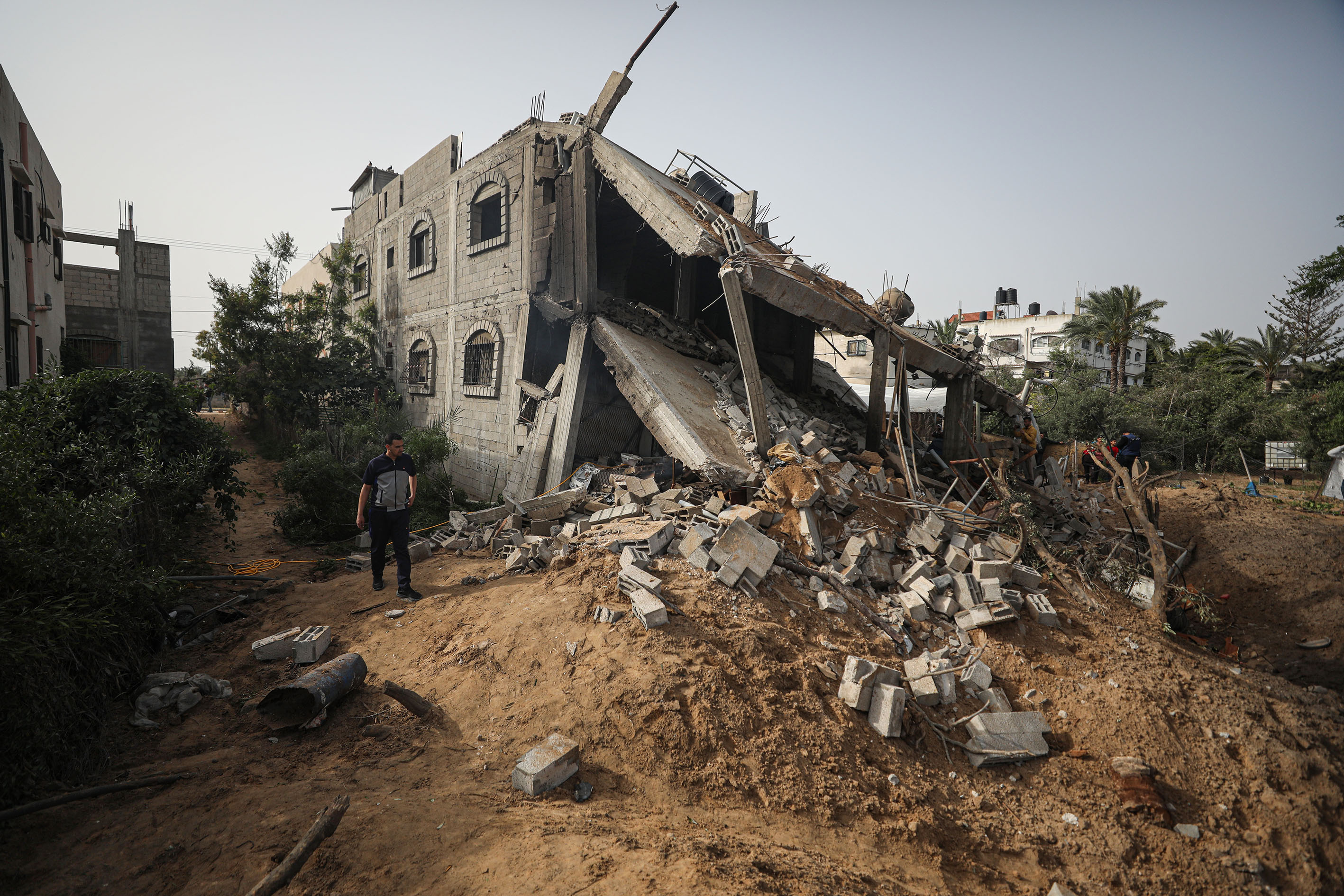 Izraelske snage izvele nove zračne napade na Gazu: Uništena kuća palestinske porodice