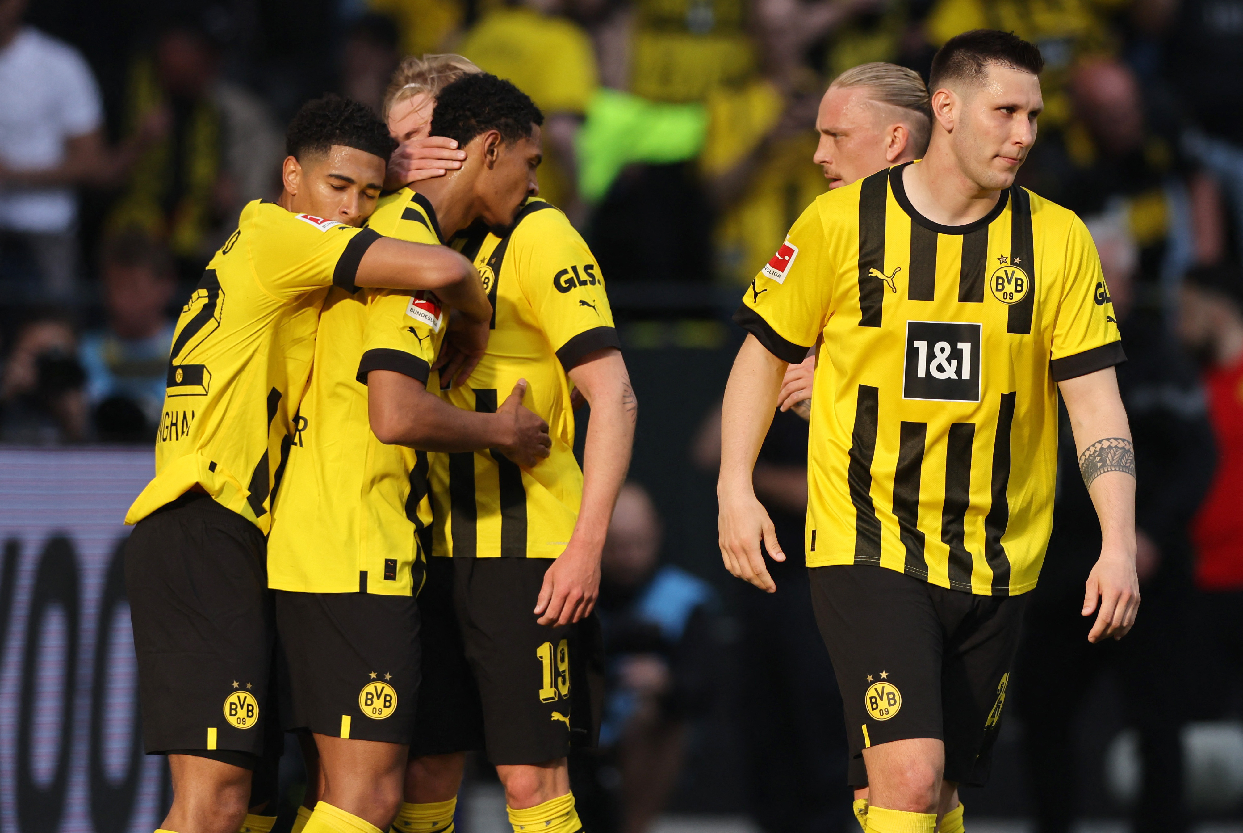 Bundesliga - Borussia Dortmund v Borussia Moenchengladbach
