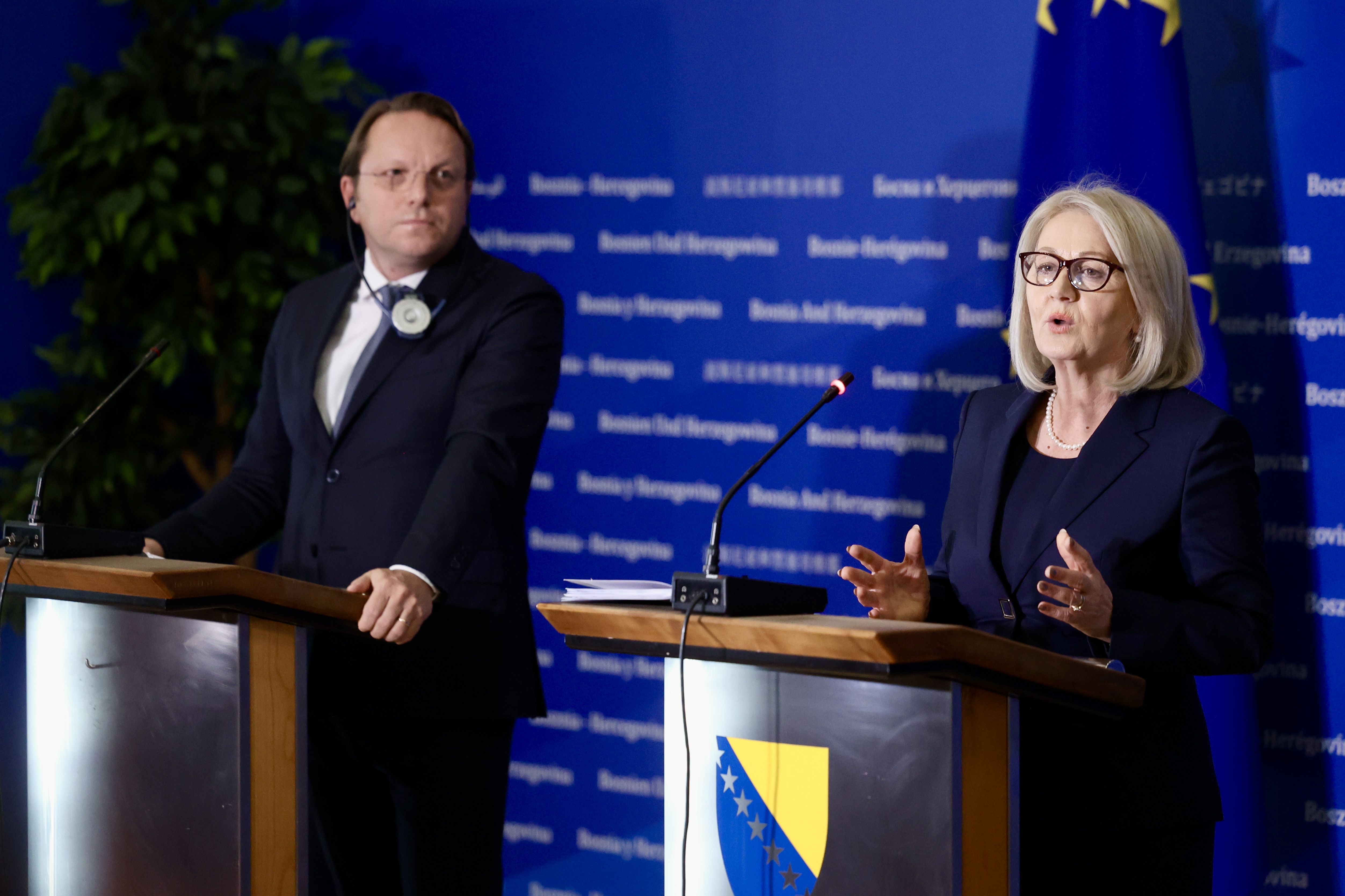 Olivér Várhelyi i Borjana Krišto