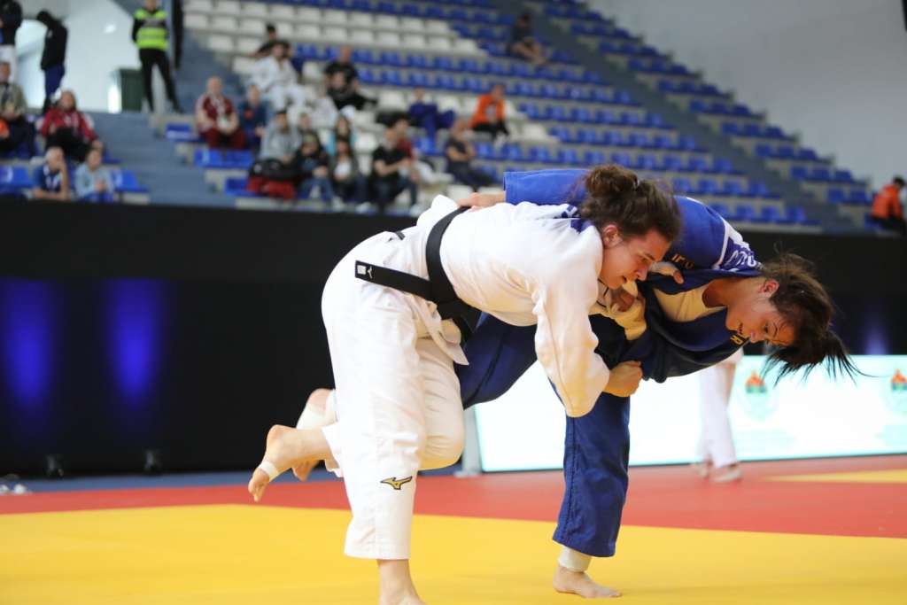 l_6595414f72da4190e26b96aba05c77ac