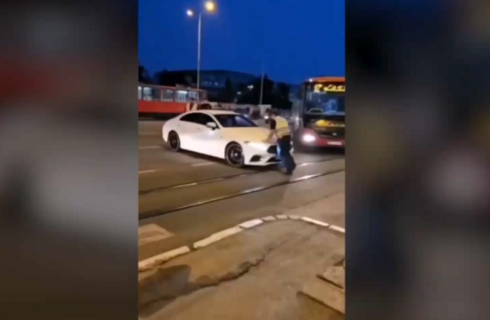 1684581515-mercedes-e1684581546956-550x360