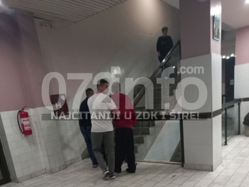 4AEB9A03-B060-4E39-AFAB-A7572A98E0A3