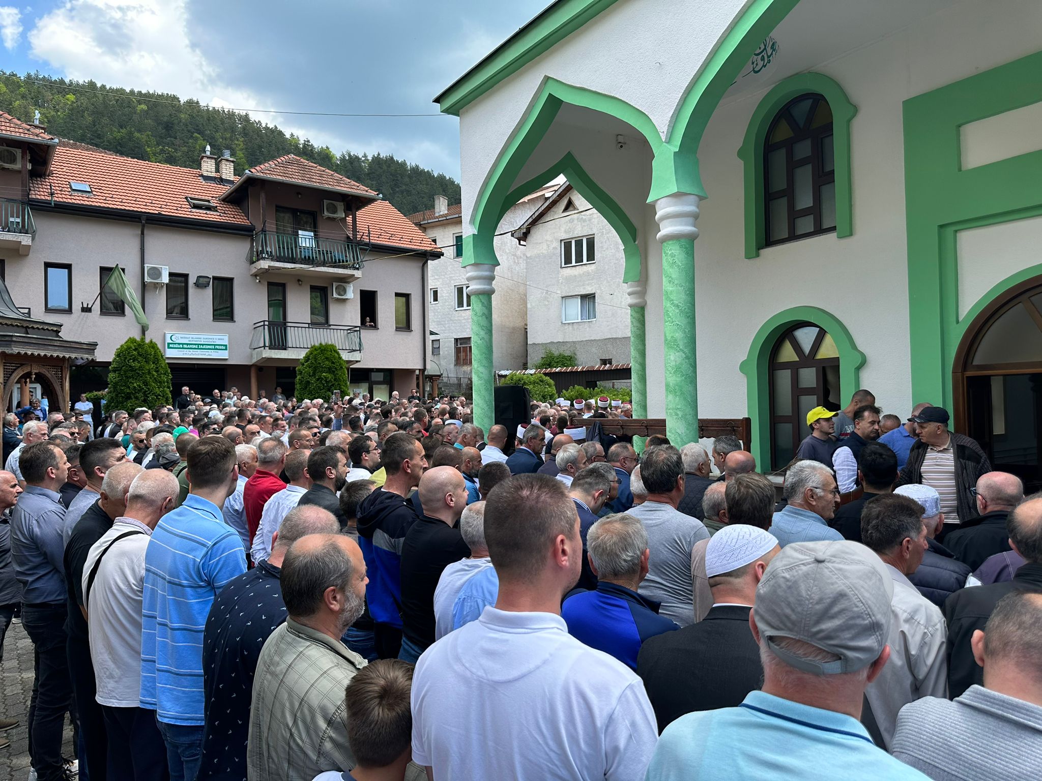 U Priboju klanjana dženaza i obavljen ukop ubijenog mladića Ervina Ćelahmetovića