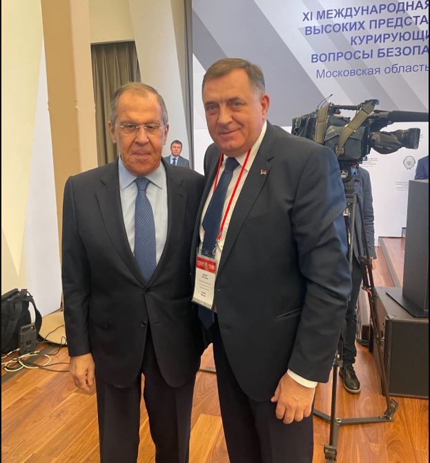 dodik lavrov