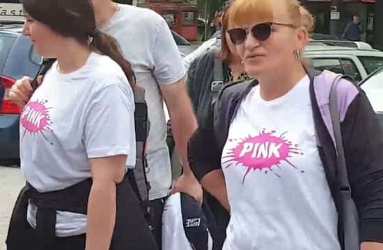 1685089074-pink-majice-550x360