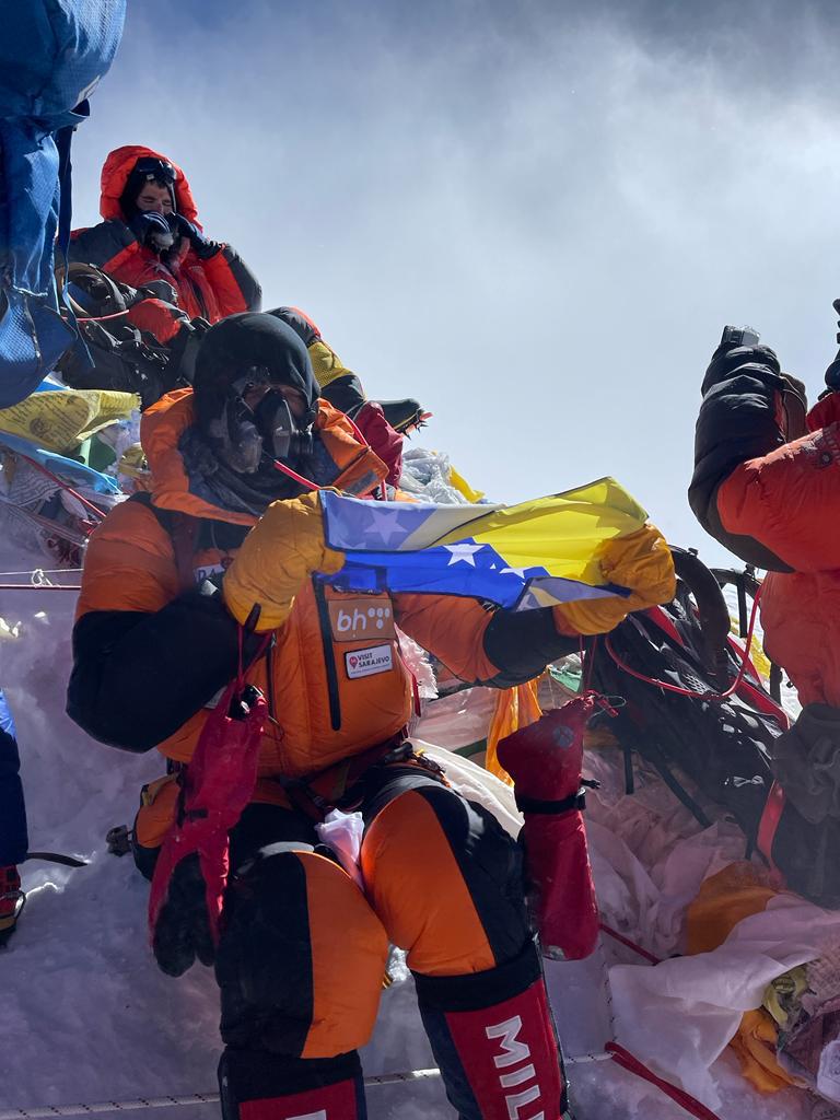 Tomislav Cvitanušić na vrhu Everesta (14)