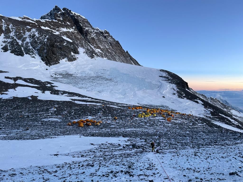 Tomislav Cvitanušić na vrhu Everesta (25)