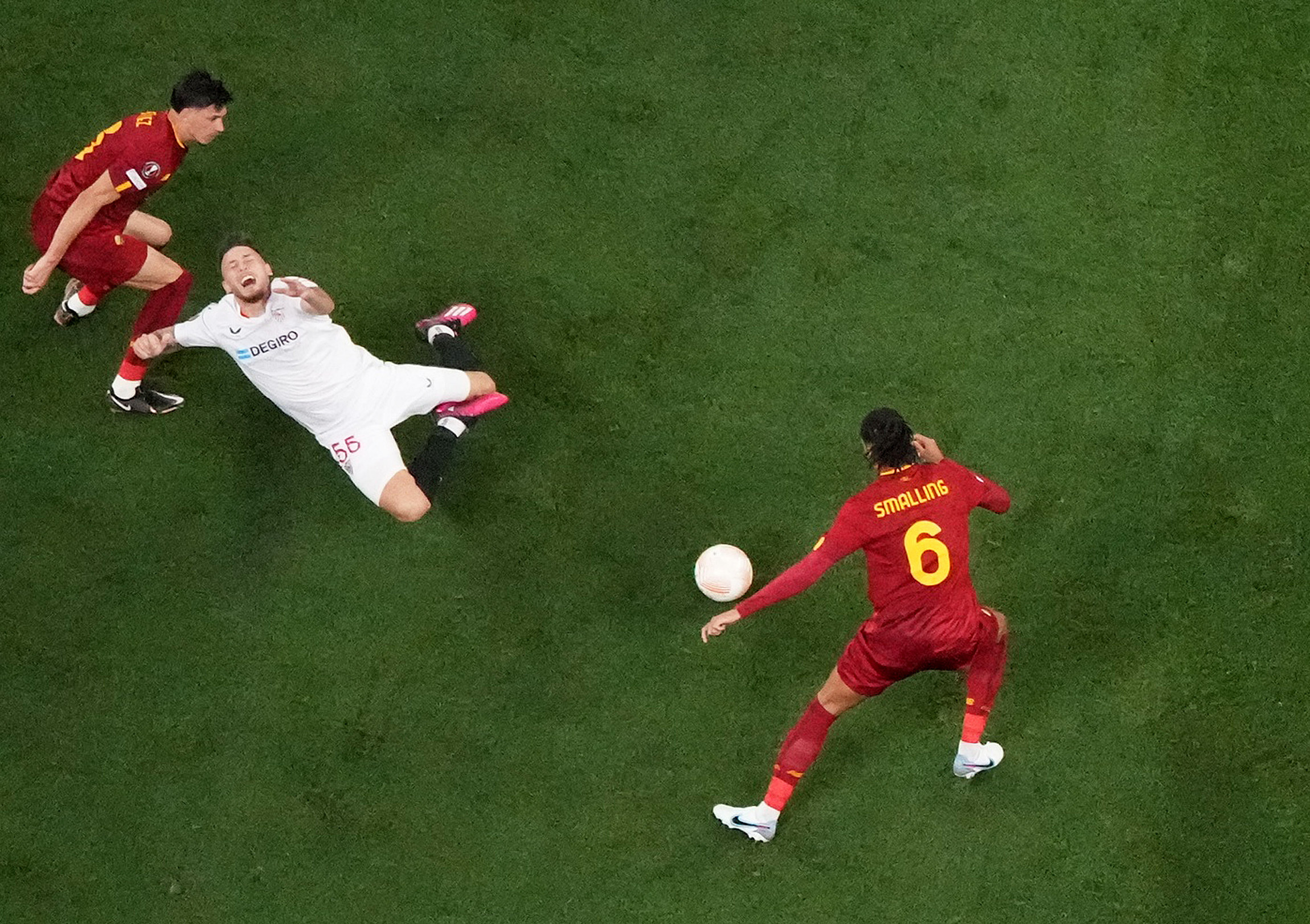  REUTERS/Bernadett Szabo