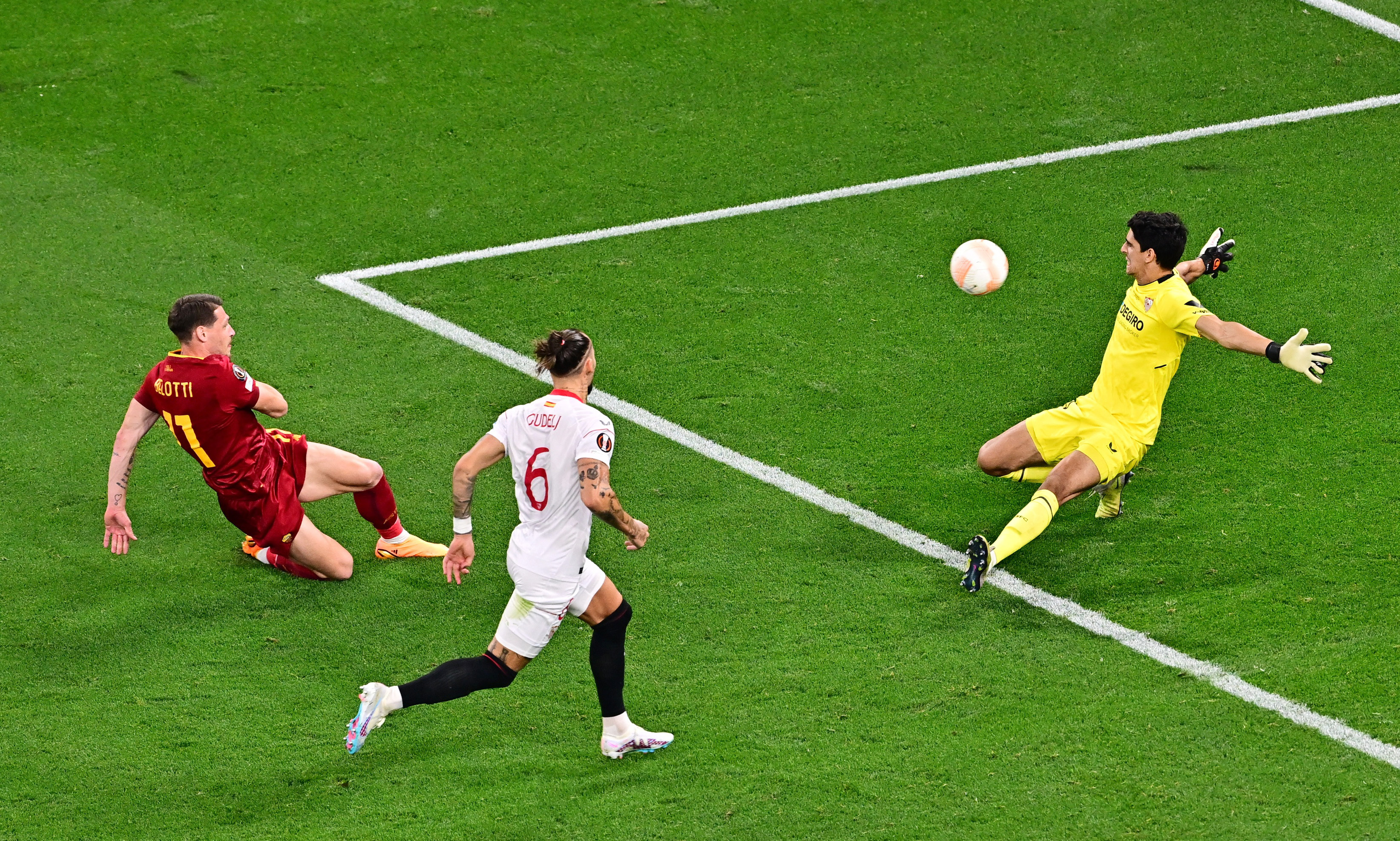 Europa League - Final - Sevilla v AS Roma