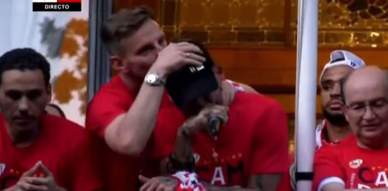 62560081-ivan-rakitic-i-nemanja-gudelj