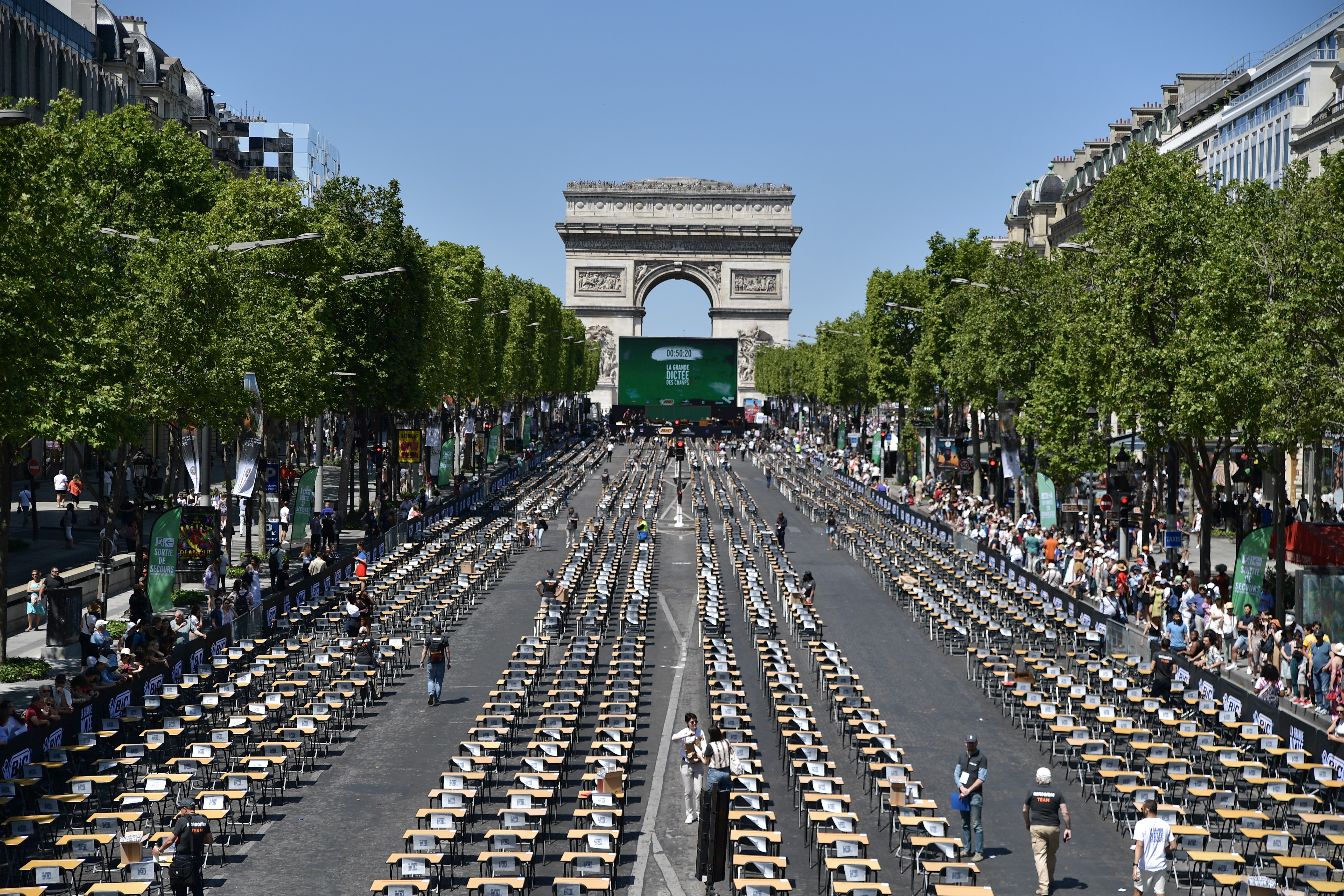 Pariz: Pripreme za "najveći diktat na svijetu" u čuvenoj aveniji Champs-Elysees