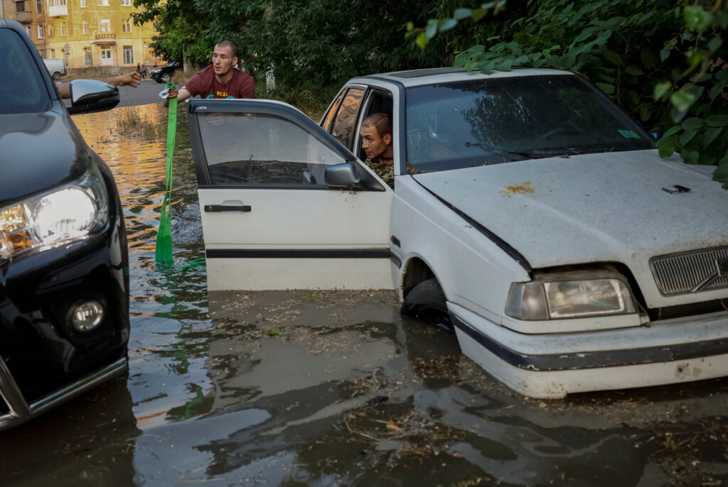 Flooding in Kherson after the Nova Kakhovka dam breached