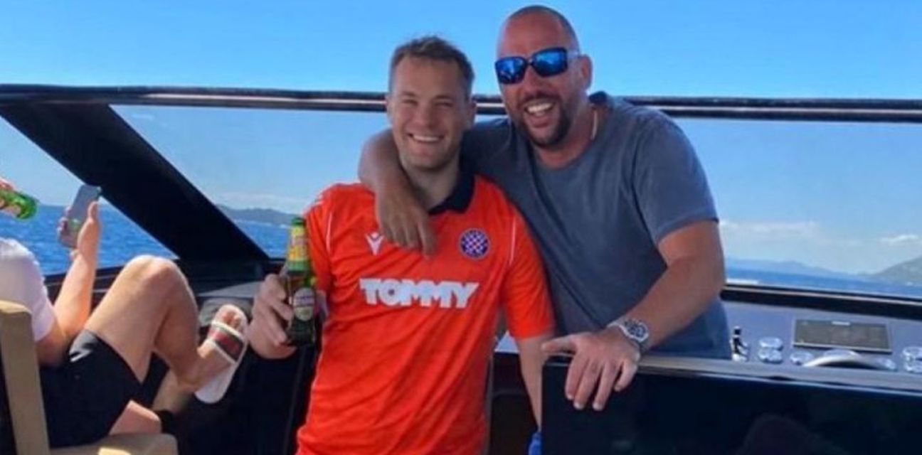 62564296-manuel-neuer