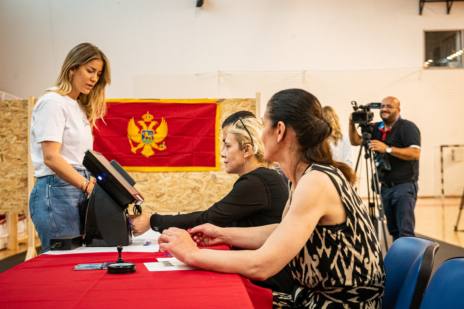 Otvorena birališta za parlamentarne izbore u Crnoj Gori