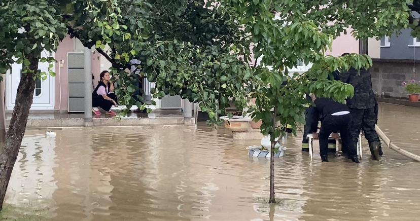 Srbija: Izlila se reka Trnavica, poplava u Novom Pazaru