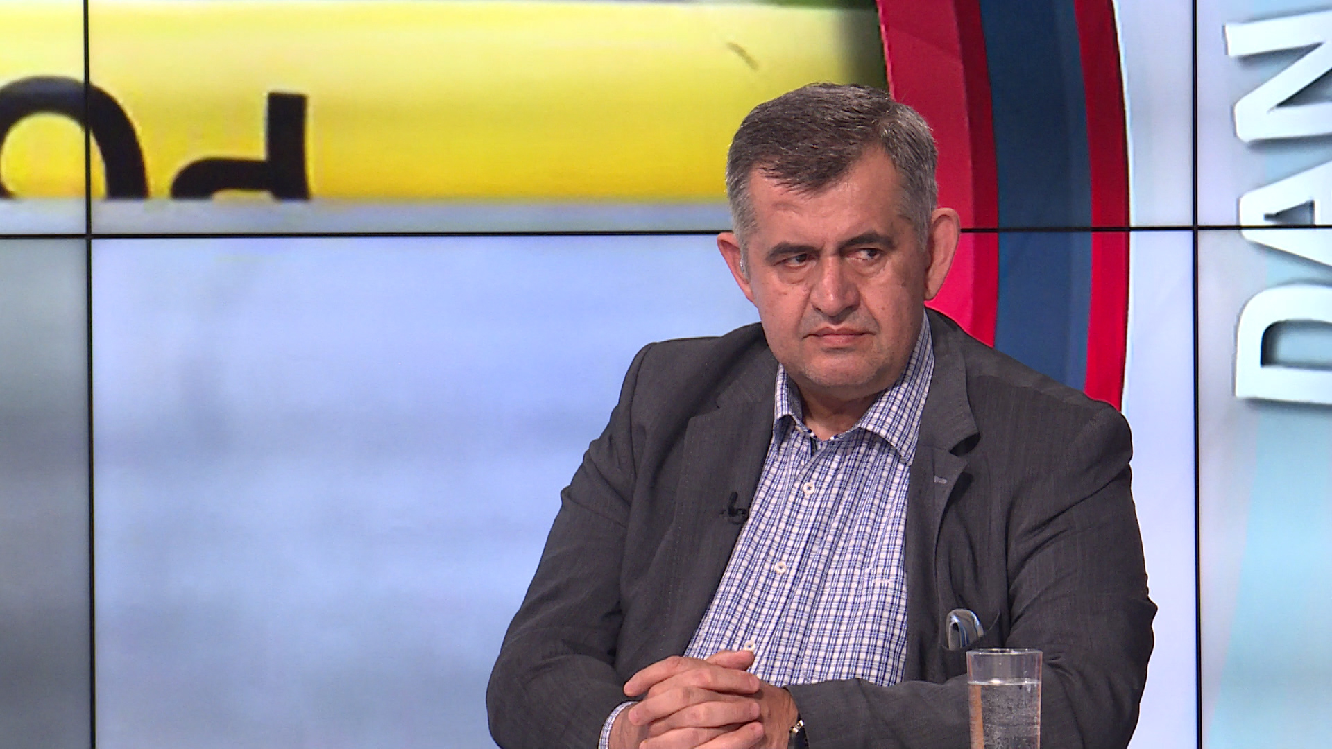 sa-nedzad korajlic-clf-150623.17_59_10_19.Still001