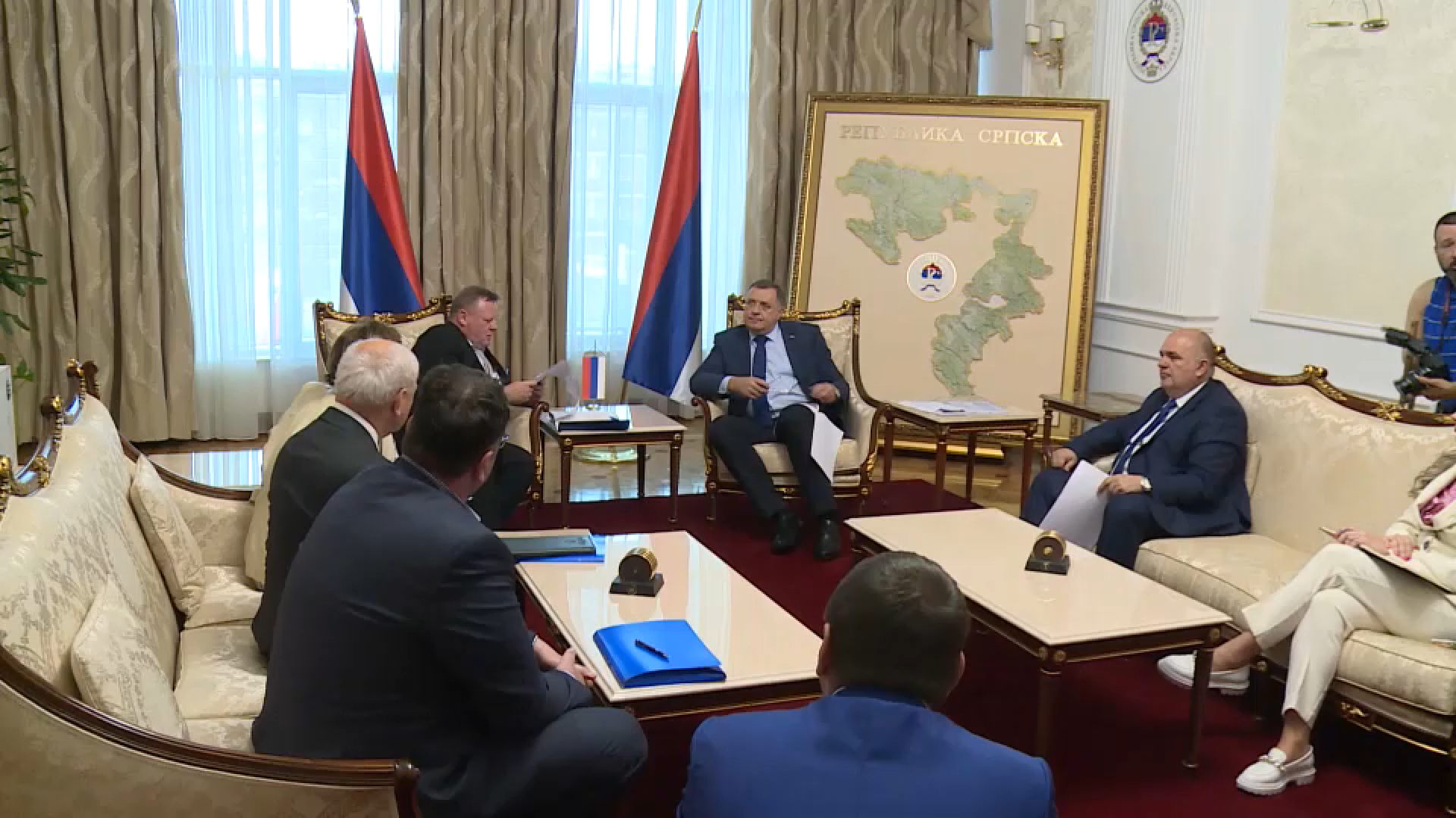 politika i pare dodik milioni