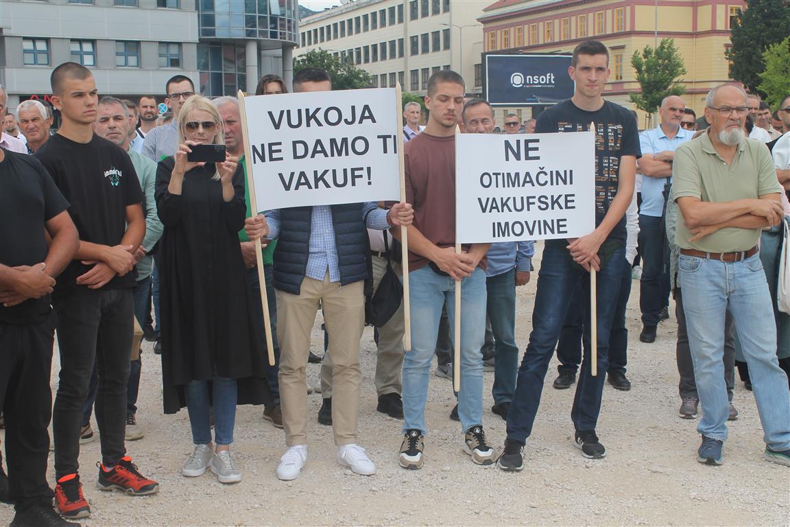 Mostar: Muftija Dedović na mirnim protestima poručio da Bošnjaci neće pristati na diskriminaciju