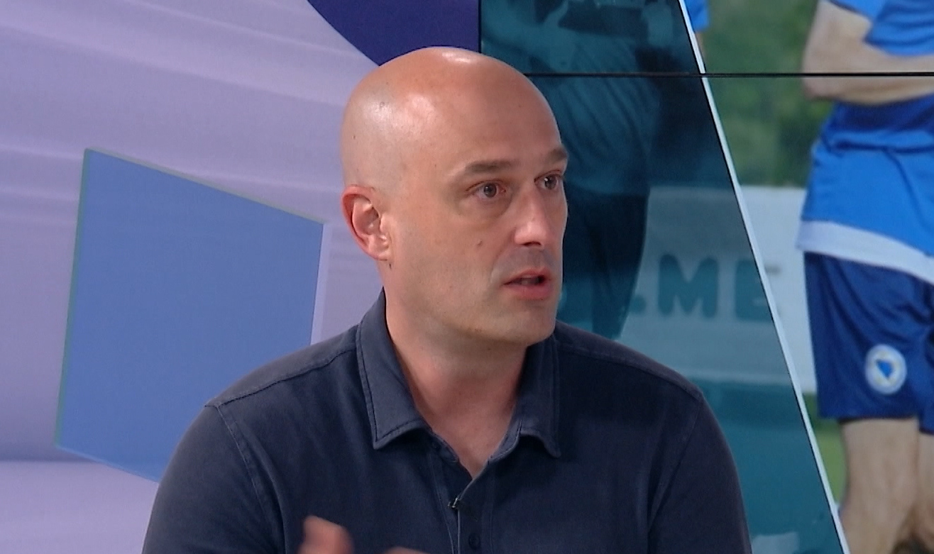 SA-.00_06_27_04.Still005(1)