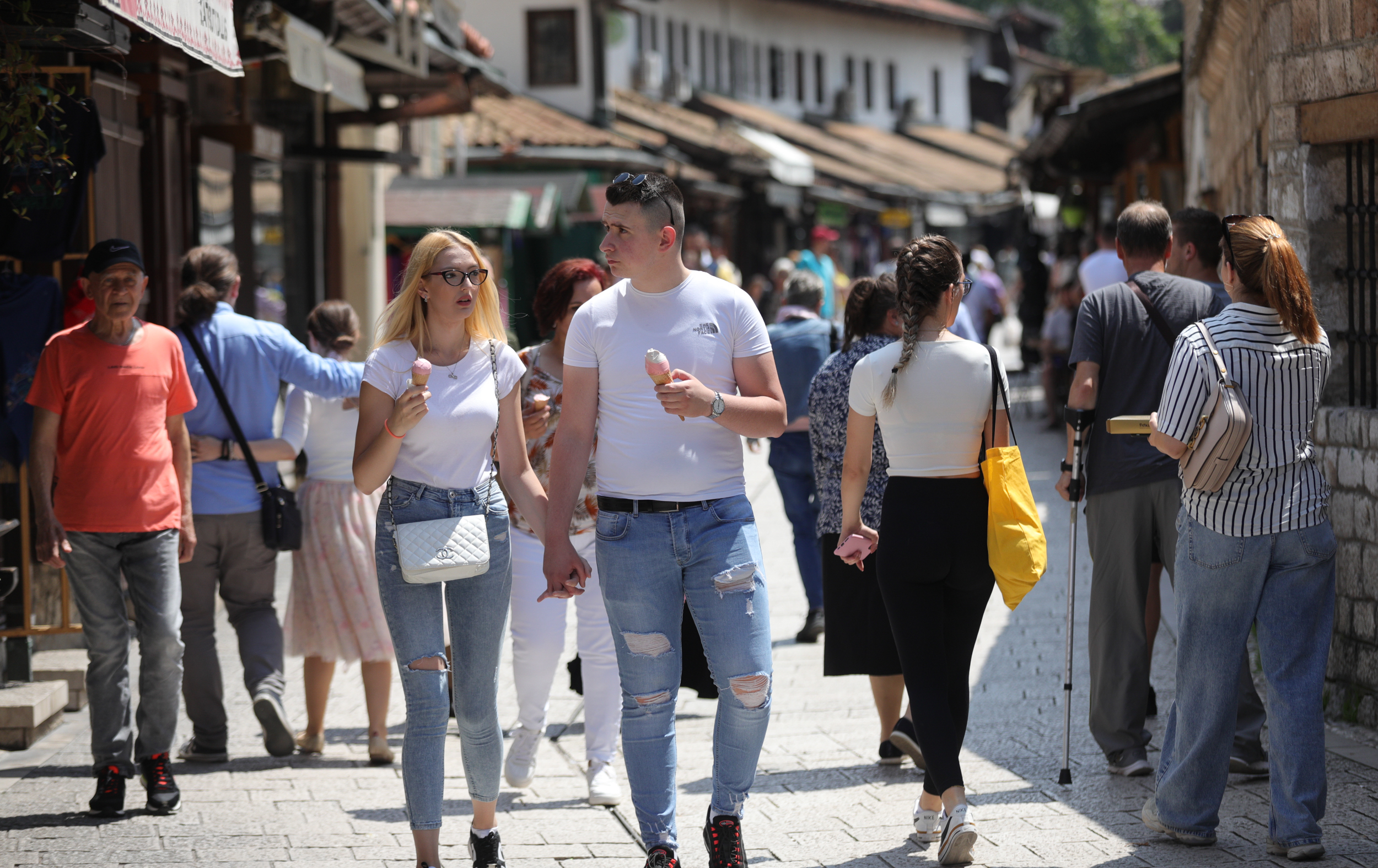 BiH: Napokon lijepo vrijeme izmamilo brojne građane na ulice Sarajeva