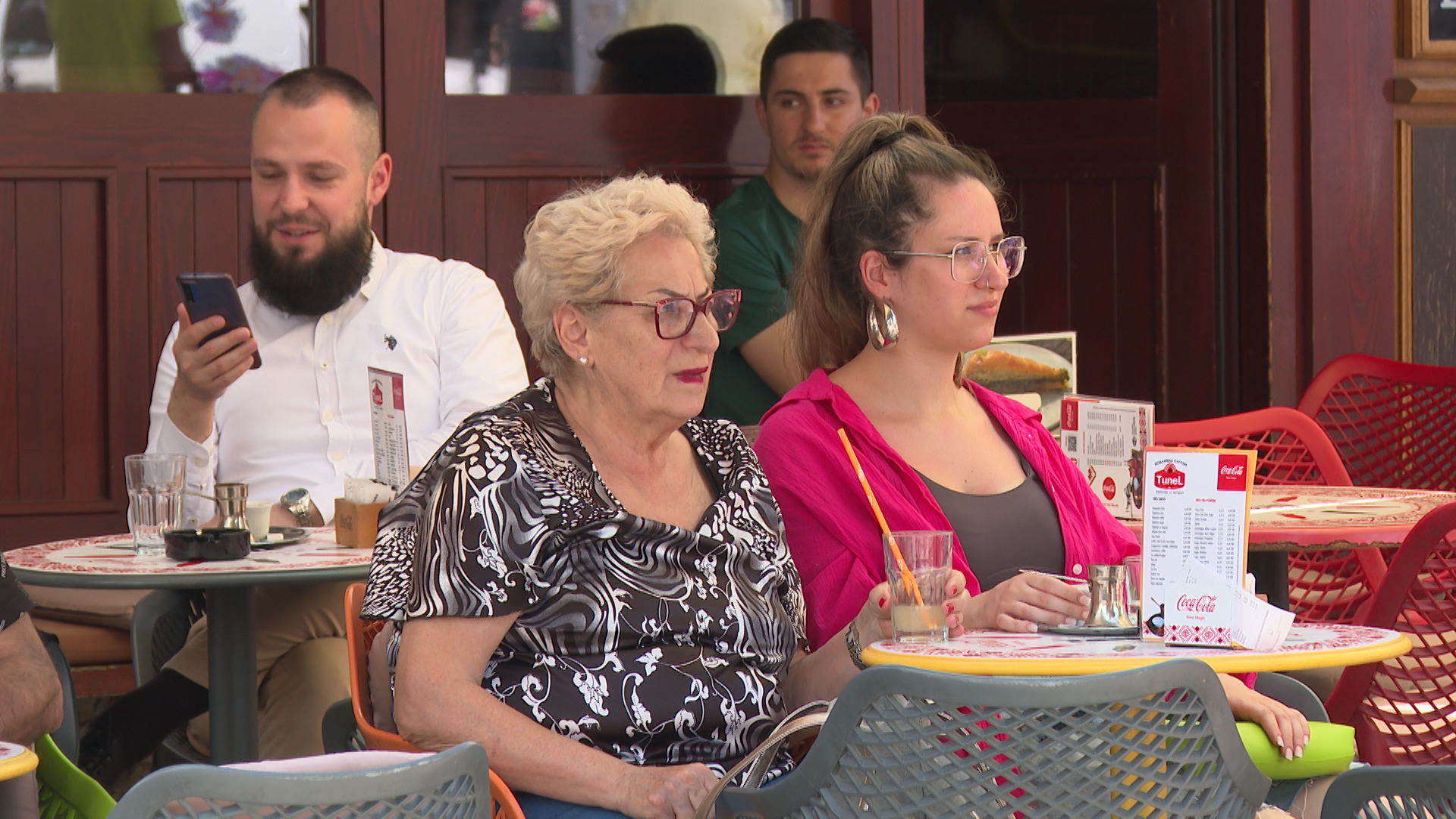 SA-.00_02_46_09.Still004