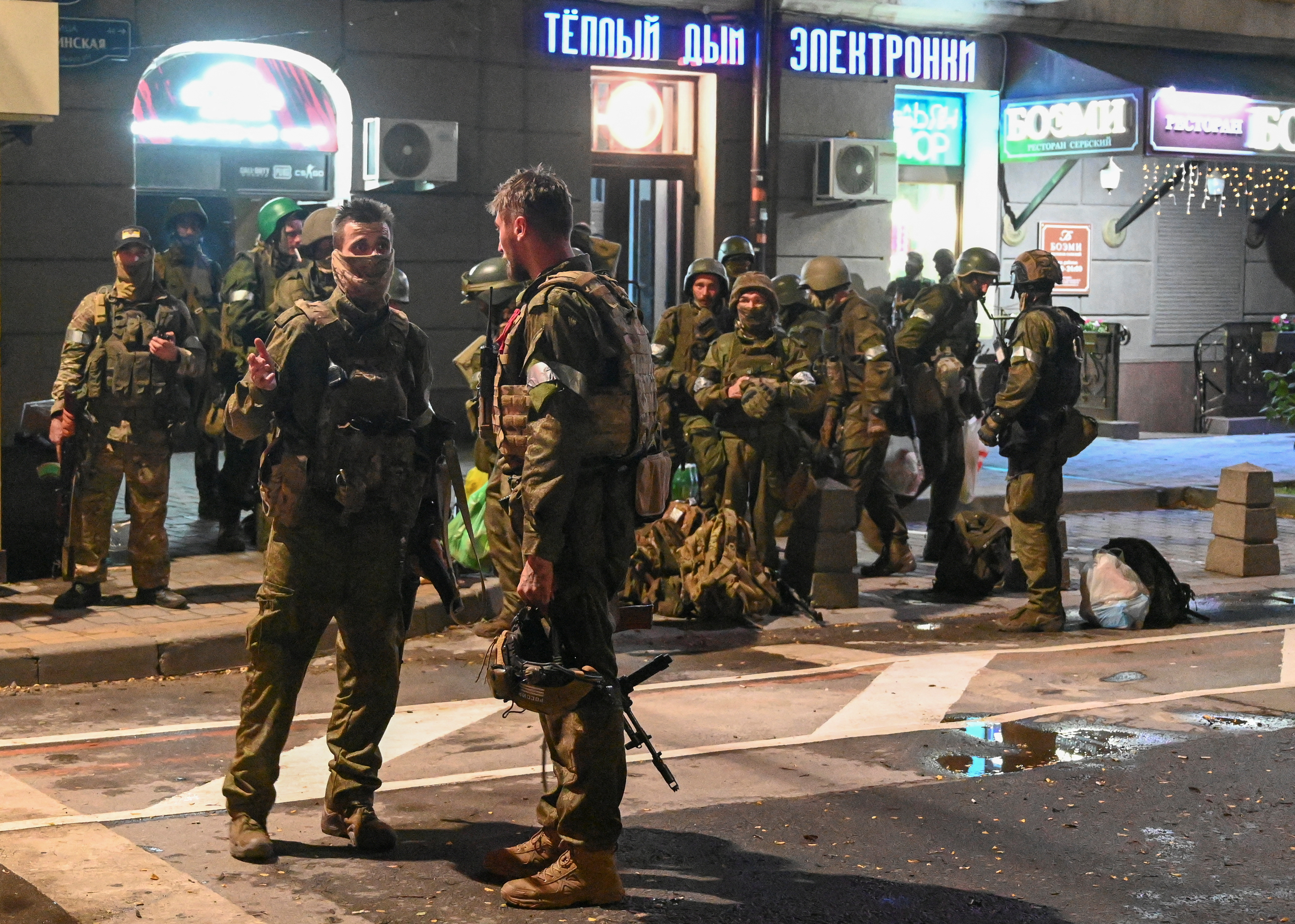 Russian Wagner fighters start pulling out of Rostov-on-Don