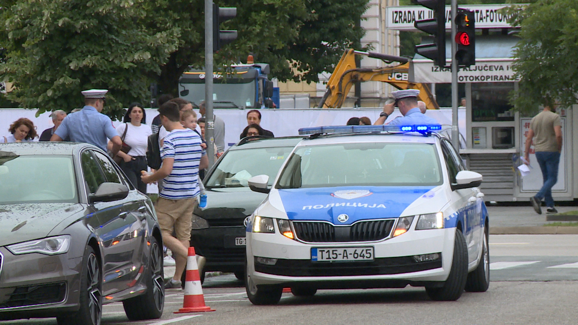 763_7528.MXF.01_54_26_15.Still001