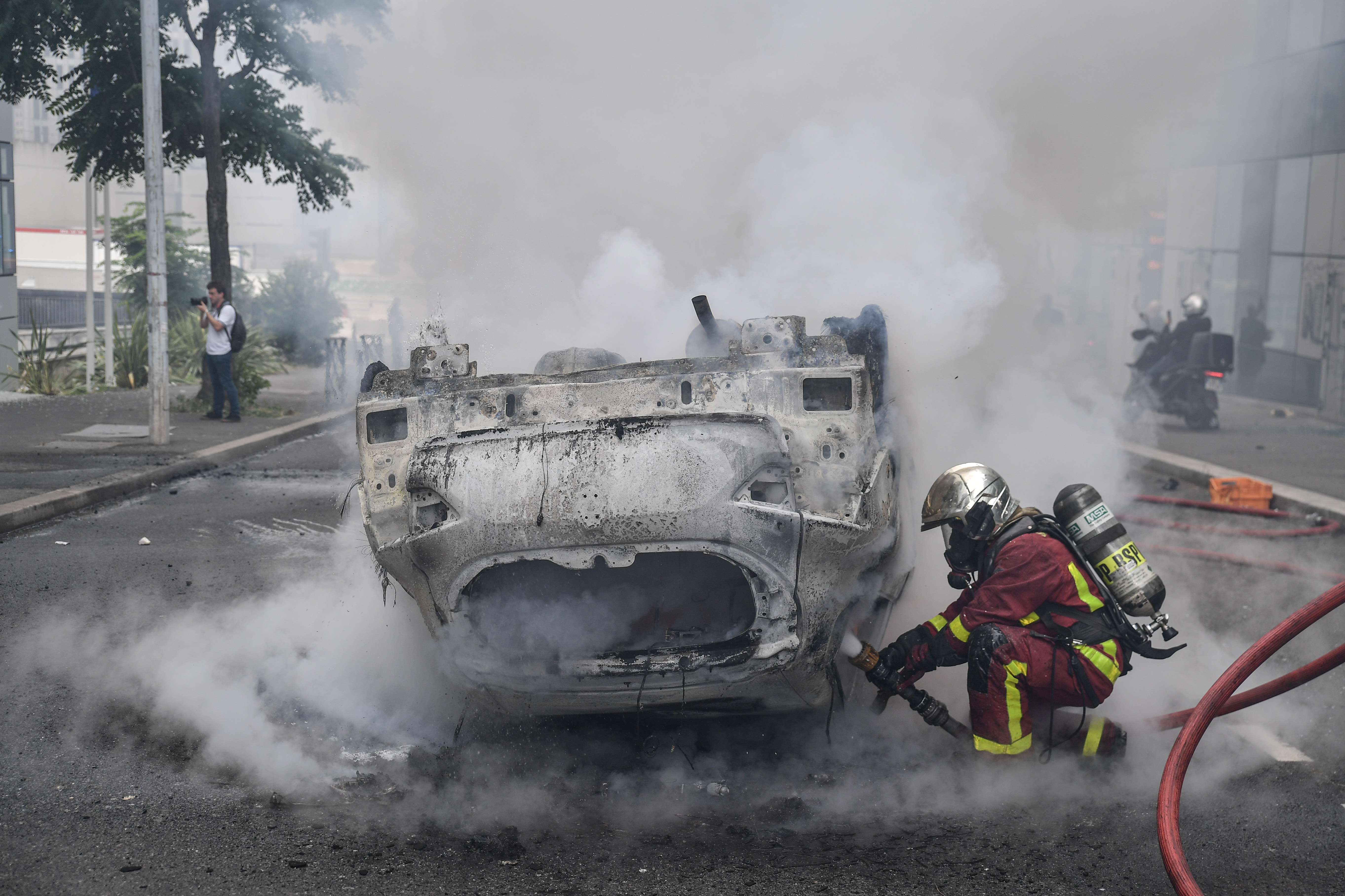 Tenzije u Francuskoj rastu zbog policijskog ubistva tinejdžera