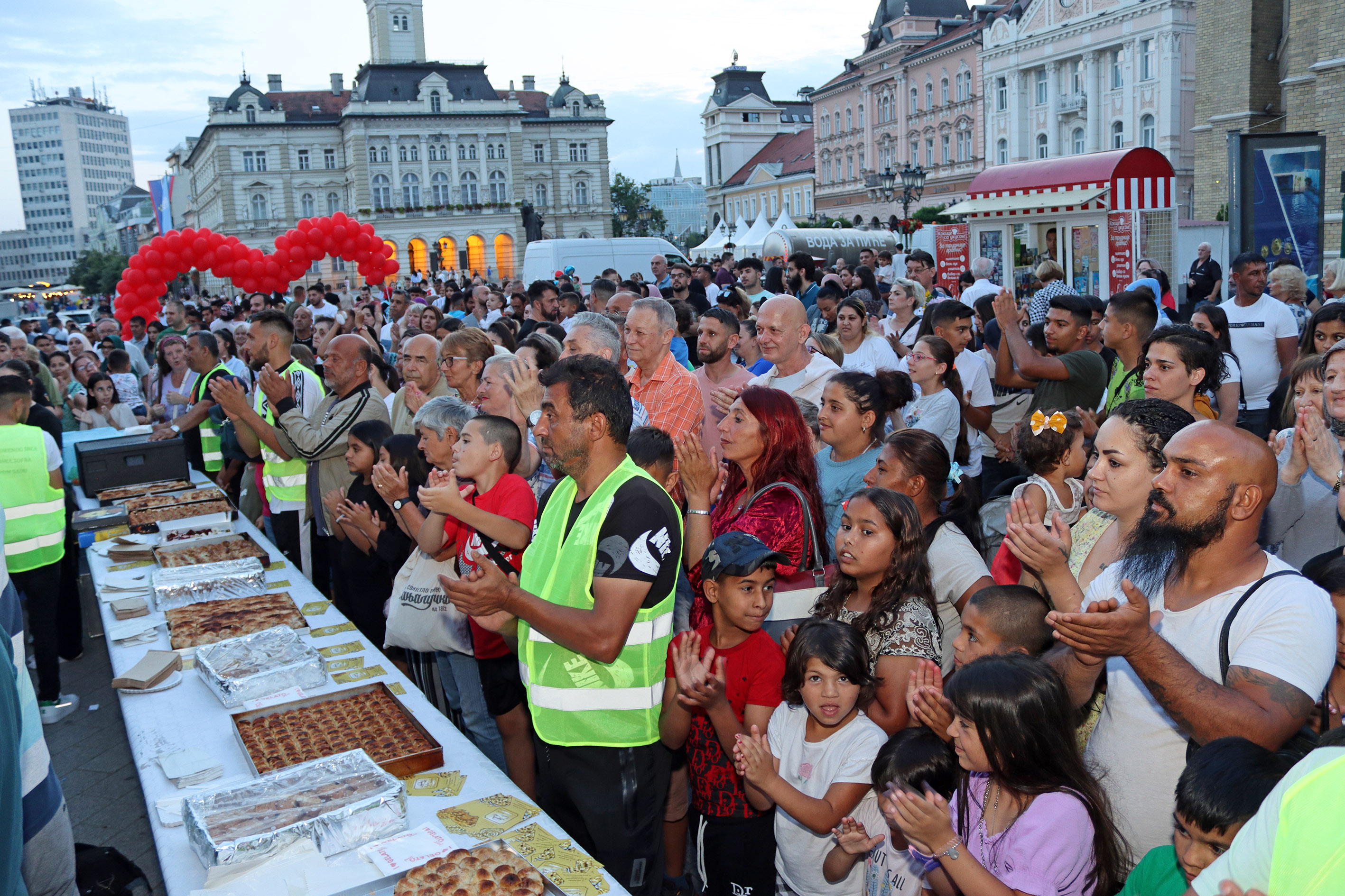 Bajramska sofra po 13. put u centru Novog Sada: Otvoreno srce za sve ljude