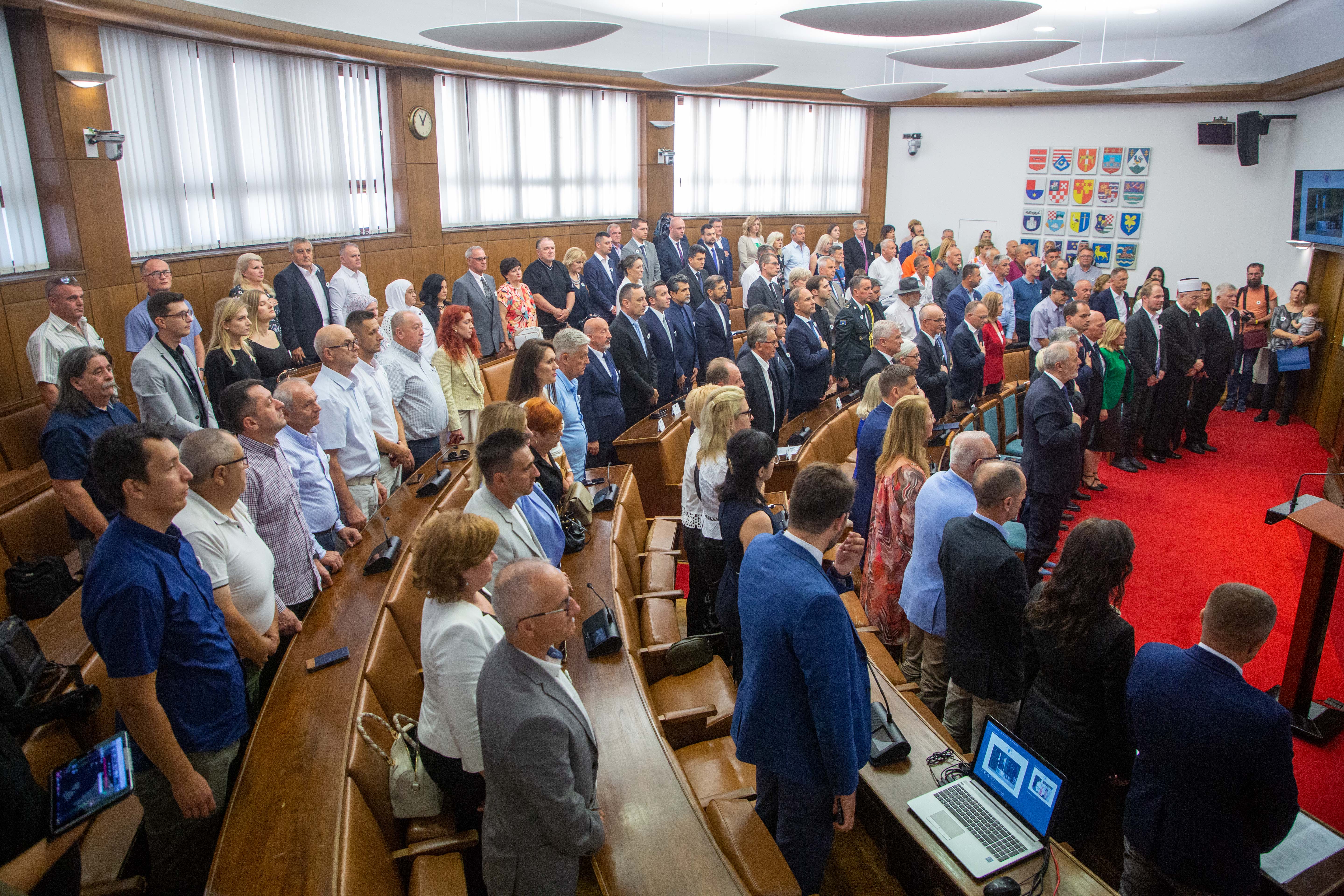 U Hrvatskom saboru održana komemoracija za žrtve Srebrenice