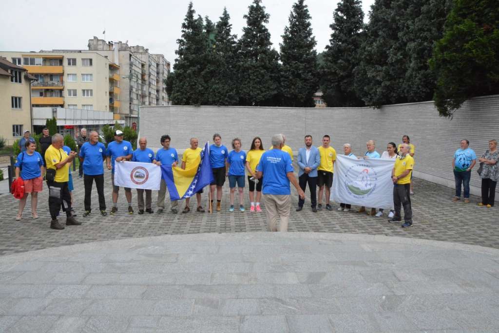 l_7f37d2c62b5ae99982331e26035a910e