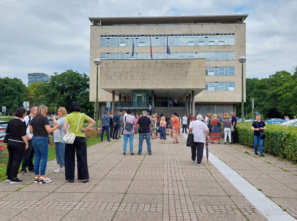 Gradska uprava Zagreb bomba