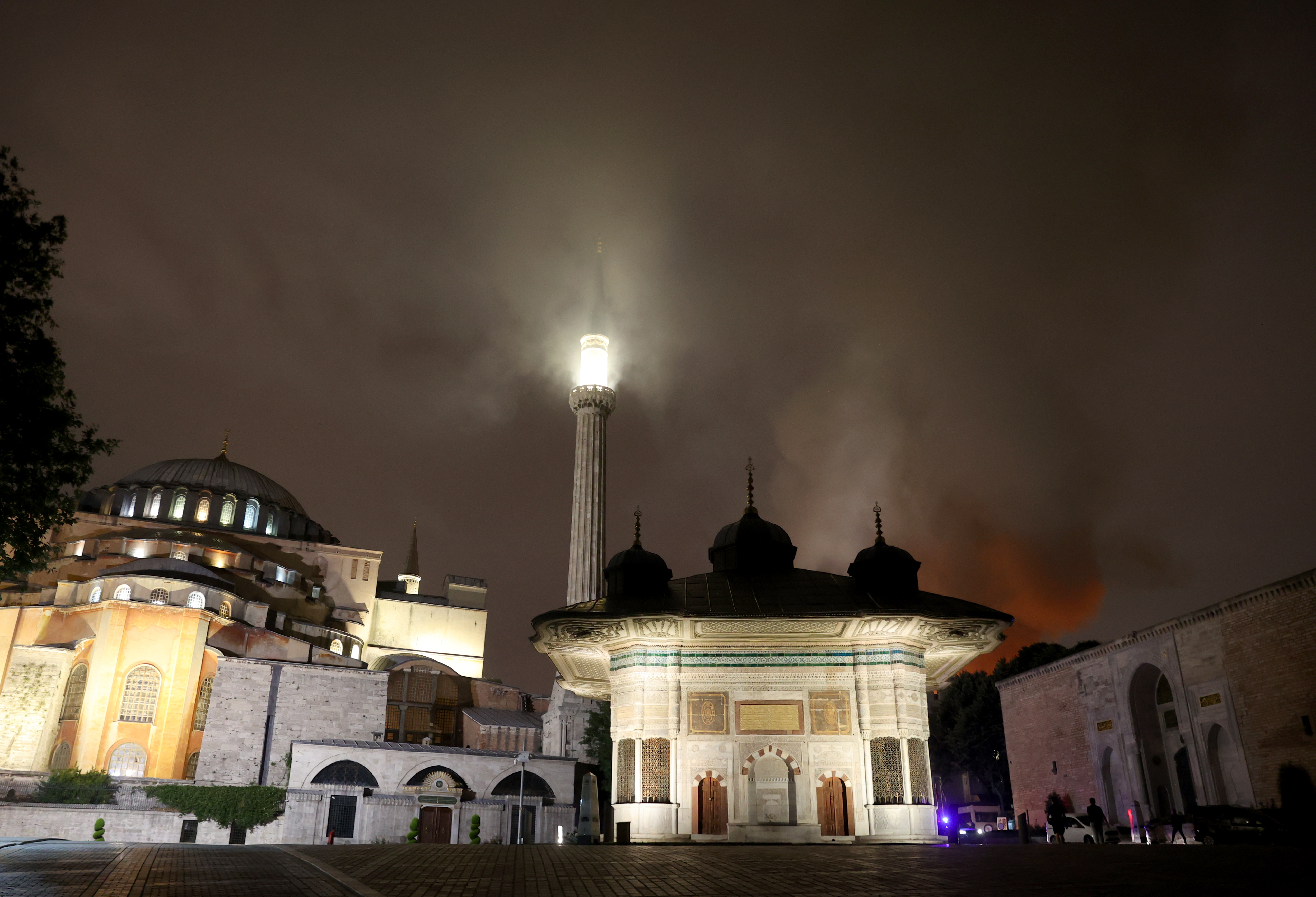 Turkiye: Ugašen požar u restoranu u Topkapi palati u Istanbulu