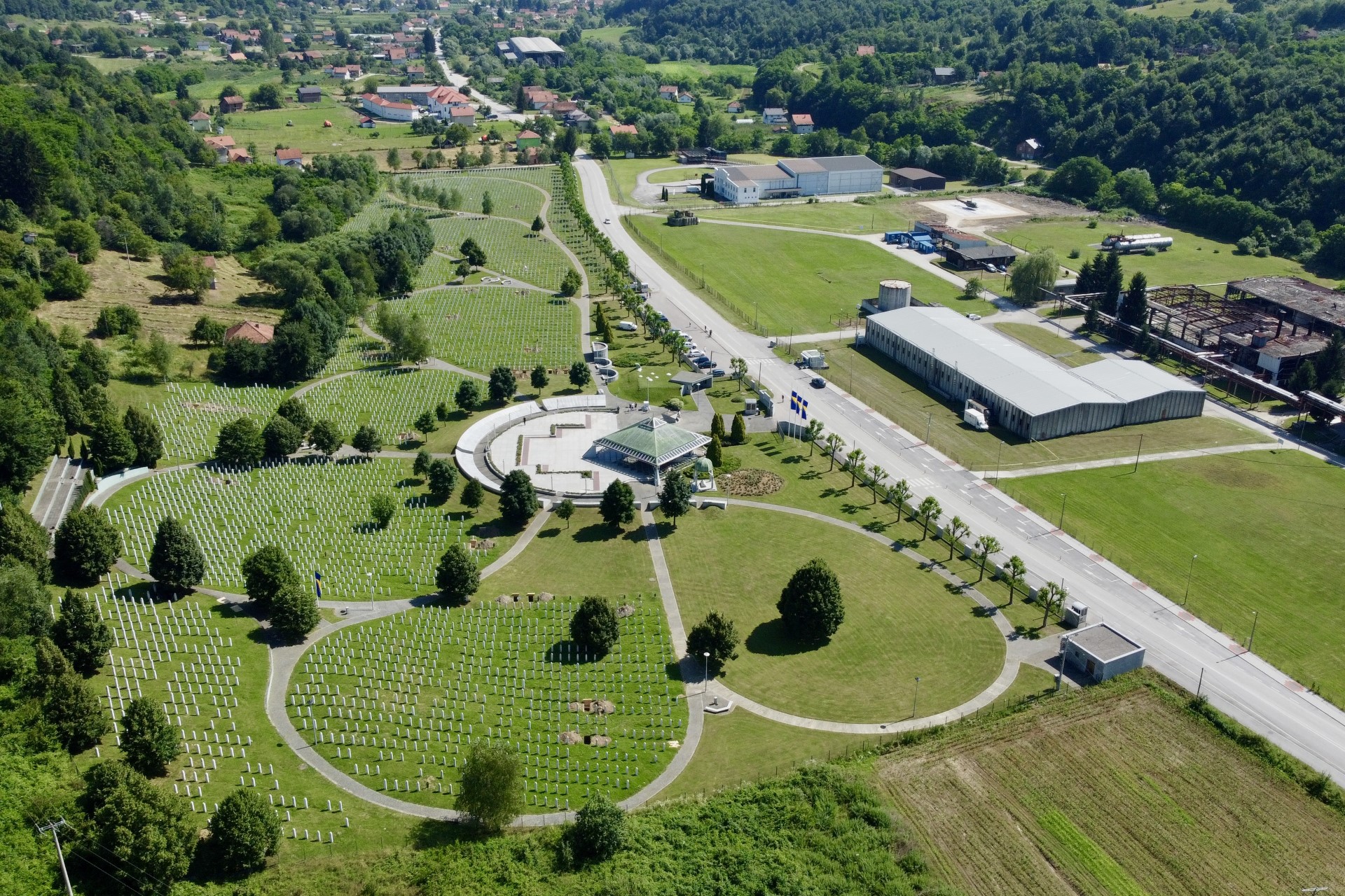 POTOČARI MEZARJE TABUTI