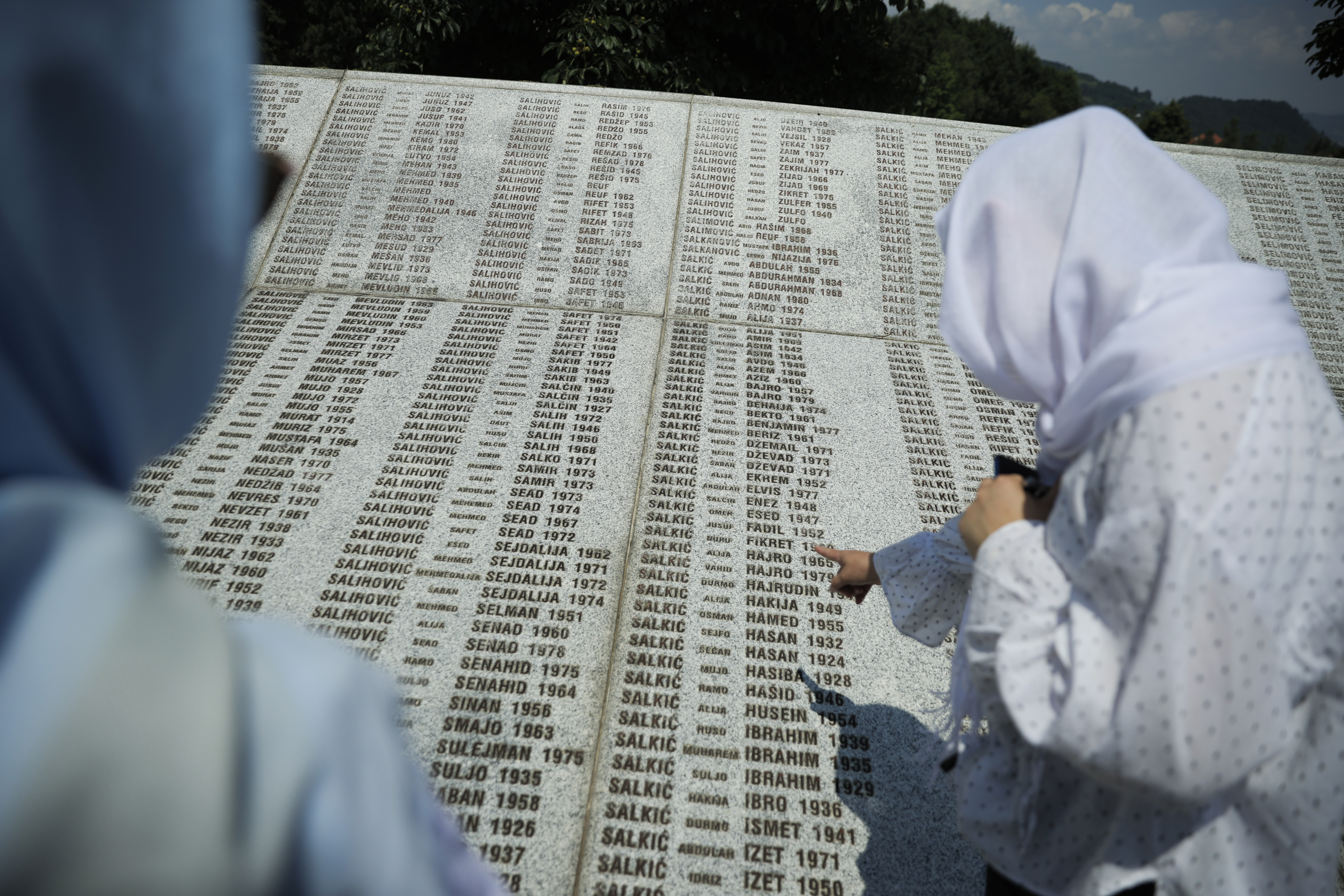 U genocidu u Srebrenici ubijene i cijele porodice: Majke se vraćaju tamo gdje imaju uspomene na ljepše dane