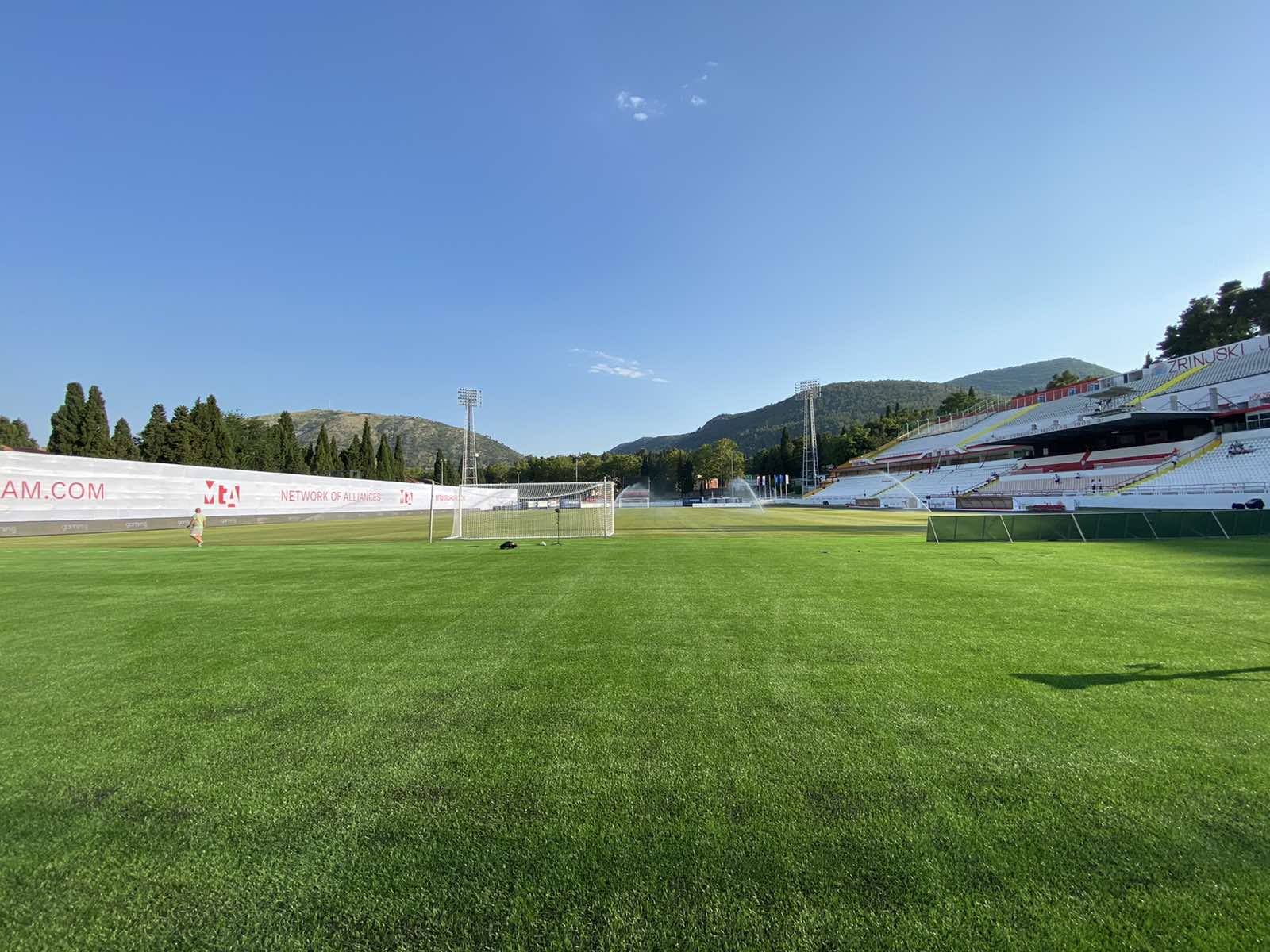 Stadion pod bijelim brijegom