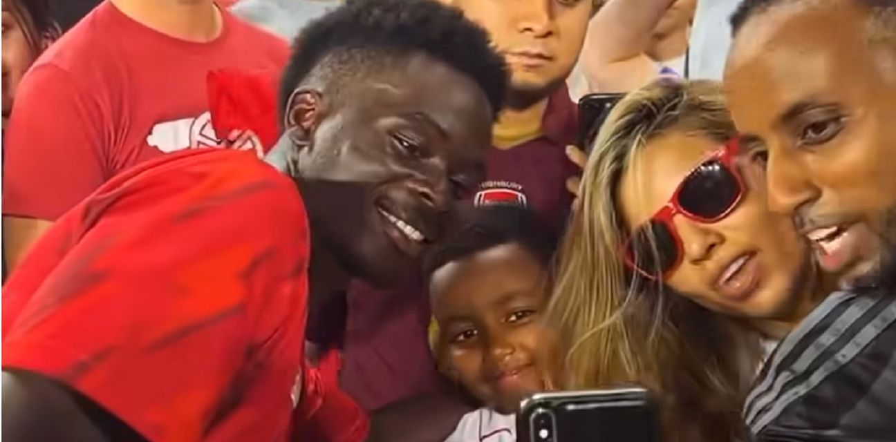 62593966-bukayo-saka-s-navijacima